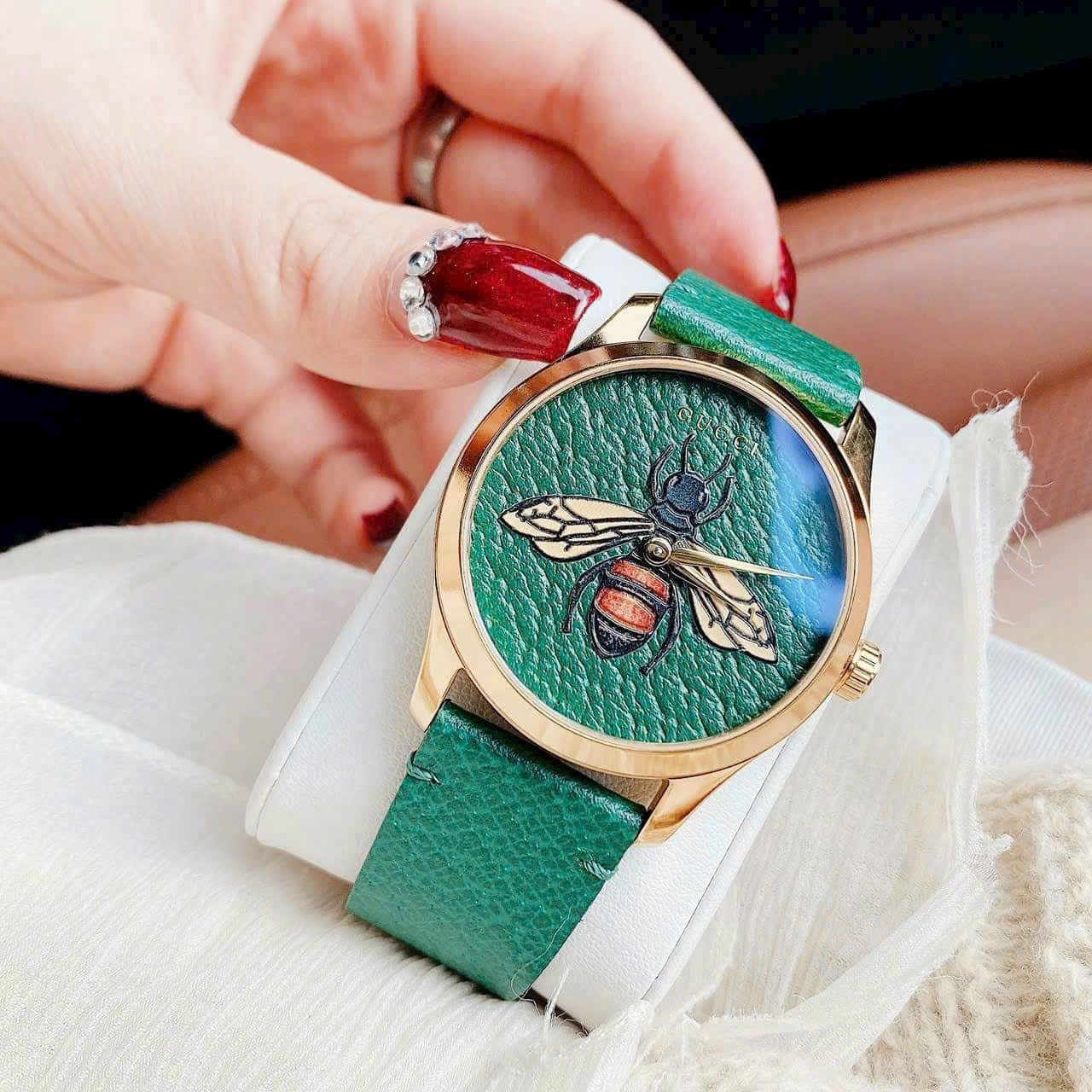 Đồng Hồ Gucci G-Timeless Emerald |Nữ |Họa Tiết Con Ong |Dây Da Xanh Lá |Máy Pin (Quartz) |Size 38mm |donghogiatot.vn