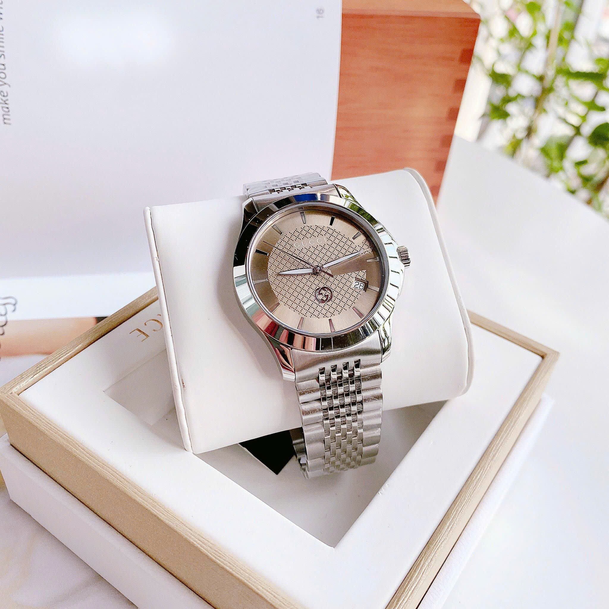 Đồng Hồ Gucci G-Timeless |Nam Giới |Mặt Nâu |Dây Kim Loại Silver |Máy Pin (Quartz) |Size 38mm |donghogiatot.vn