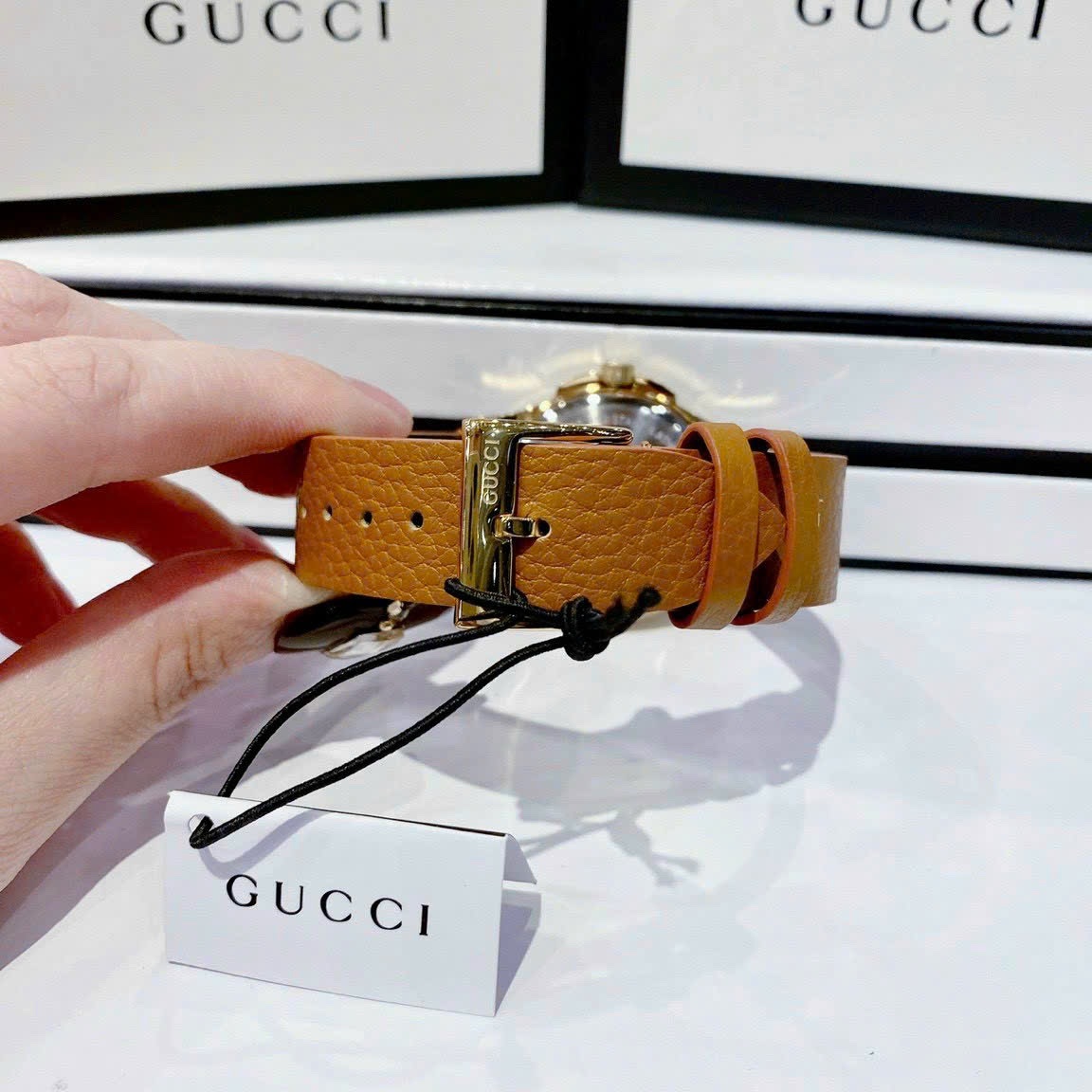 Đồng Hồ Gucci G-Timeless |Nữ |Mặt Con Ong Thêu |Dây Da Màu Vàng |Máy Pin (Quartz) |Size 38mm |donghogiatot.vn
