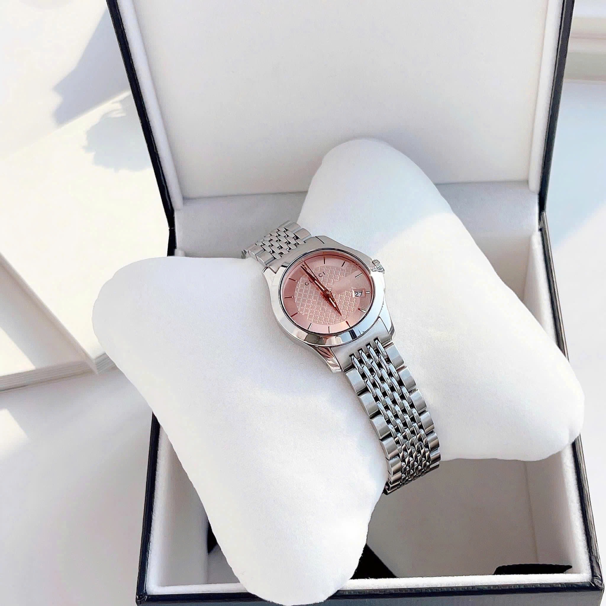 Đồng Hồ Gucci G-Timeless |Nữ Giới |Mặt Màu Hồng |Dây Kim Loại Silver |Máy Pin (Quartz) |Size 28mm |donghogiatot.vn