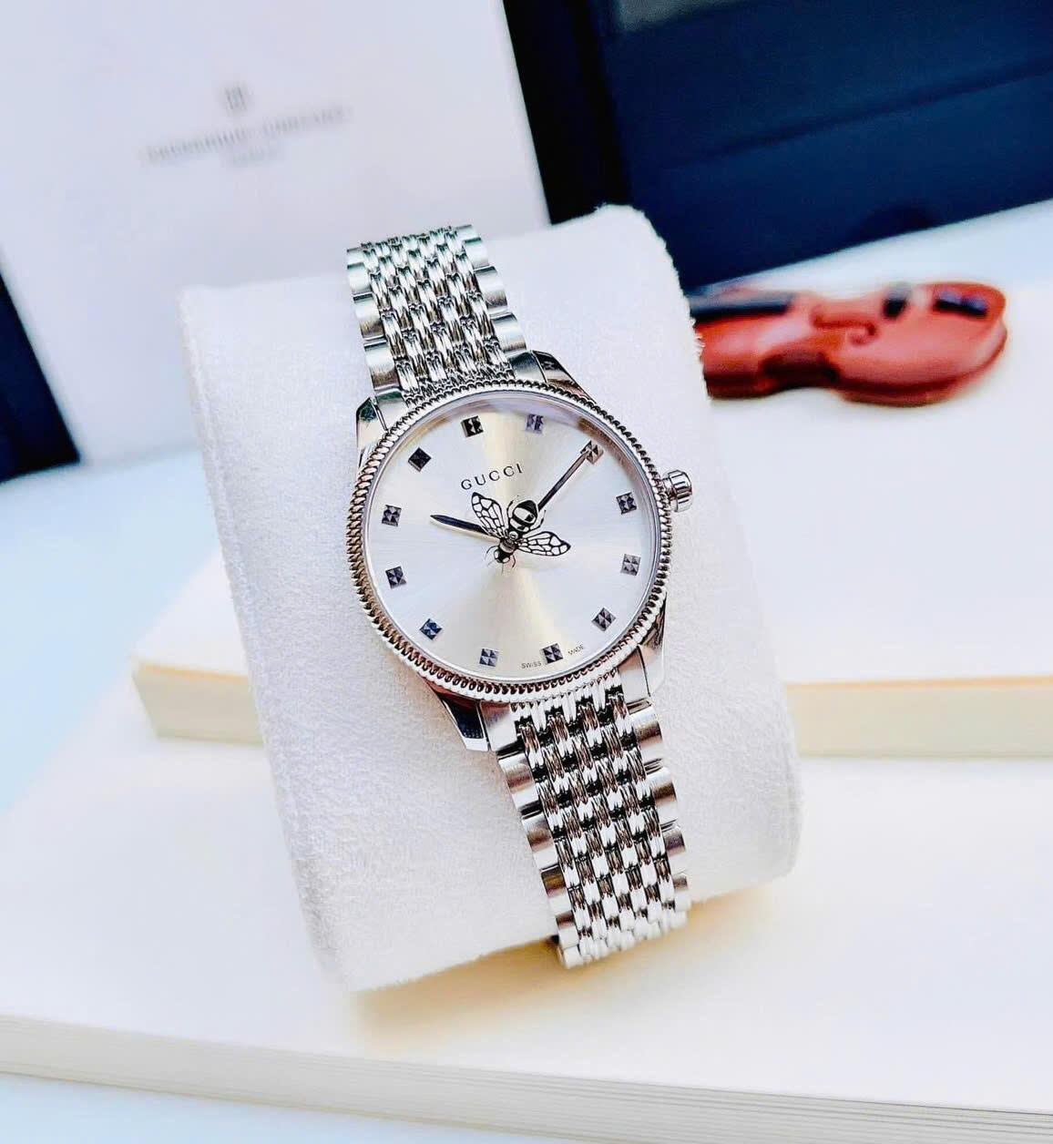 Đồng Hồ Gucci G-Timeless |Nữ Giới |Mặt Trắng |Dây Kim Loại Silver |Máy Pin (Quartz) |Size 29mm |donghogiatot.vn