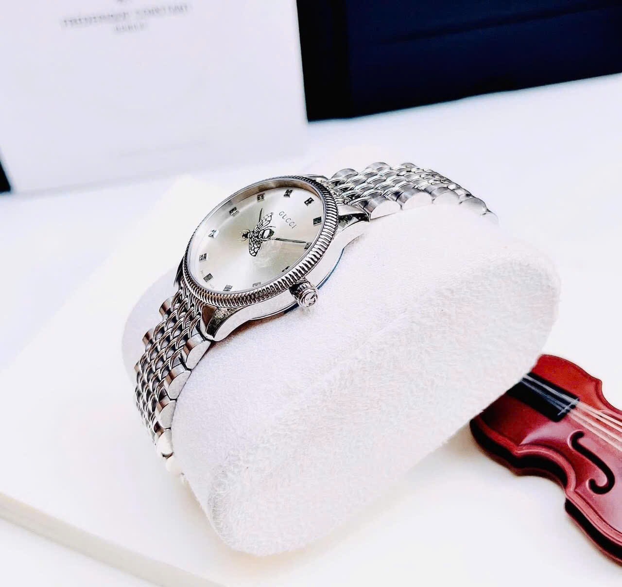 Đồng Hồ Gucci G-Timeless |Nữ Giới |Mặt Trắng |Dây Kim Loại Silver |Máy Pin (Quartz) |Size 29mm |donghogiatot.vn