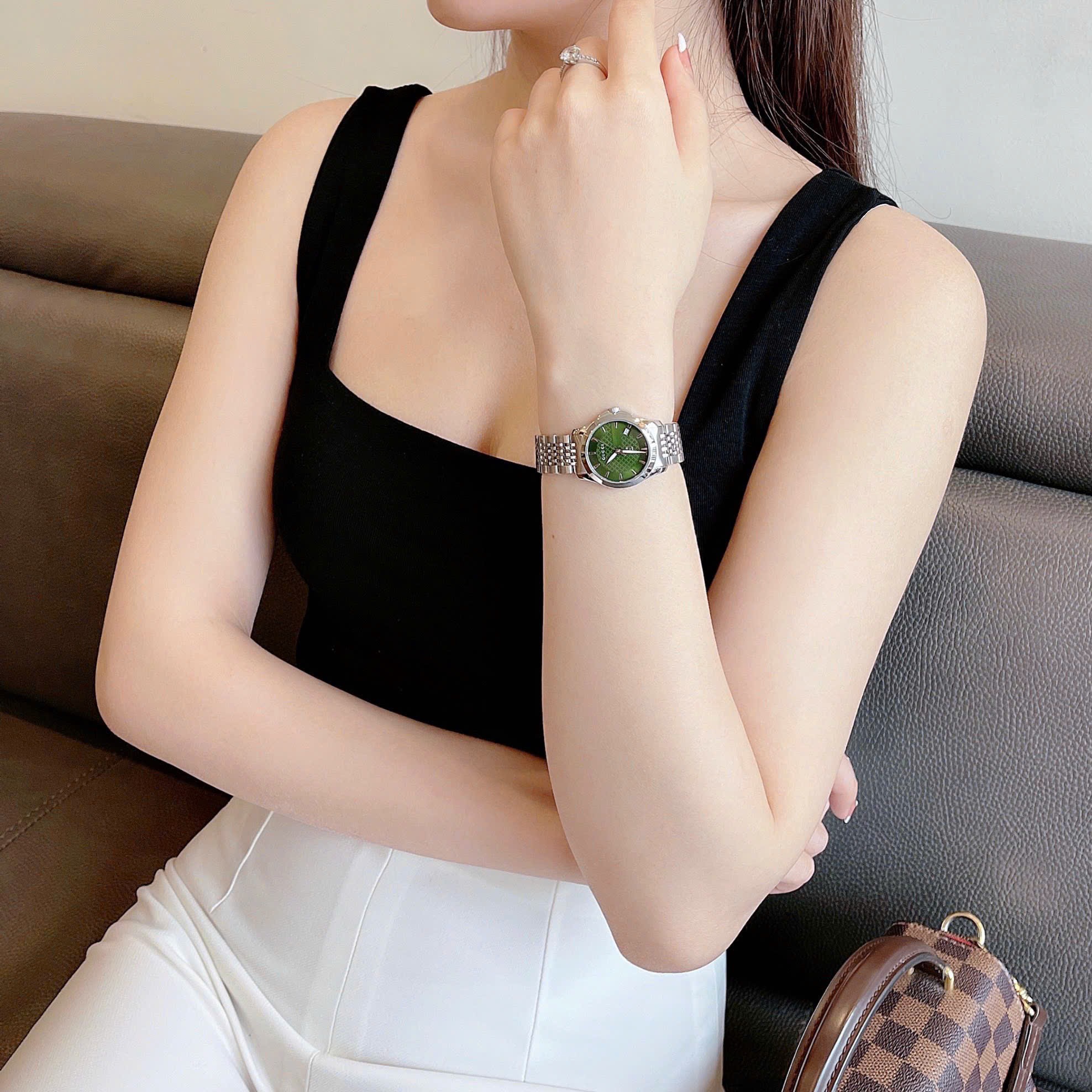 Đồng Hồ Gucci G-Timeless |Nữ Giới |Mặt Xanh Lá |Dây Kim Loại Silver |Máy Pin (Quartz) |Size 28mm |donghogiatot.vn