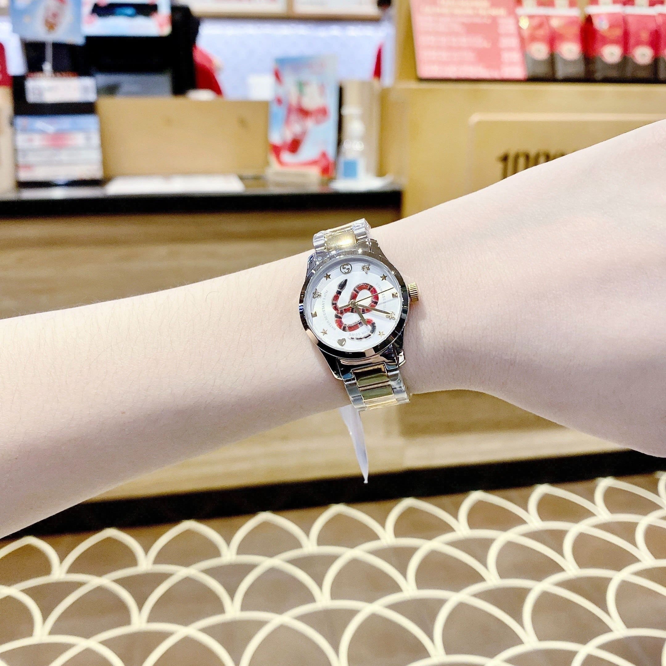 Đồng Hồ Gucci G-Timeless Snake Motif |Cặp Đôi |Hình Rắn |Dây Kim Loại Demi Vàng |Size 29x38mm |donghogiatot.vn