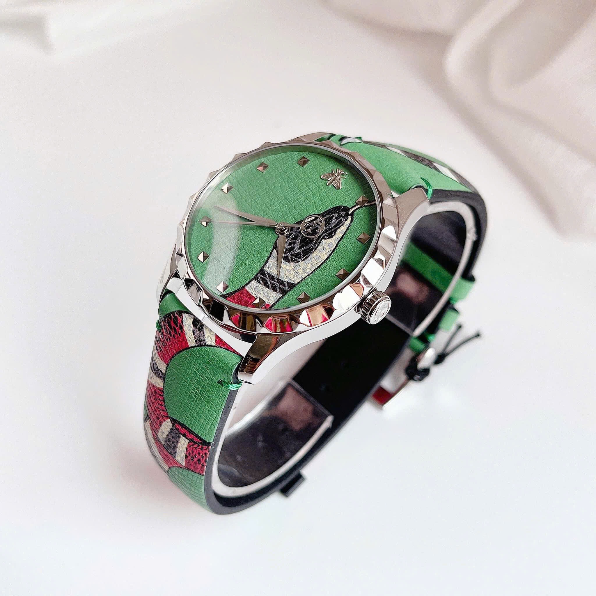 Đồng Hồ Gucci G-Timeless Textured |Nữ |Mặt Đầu Rắn |Dây Da Xanh Lá |Máy Pin (Quartz) |Size 38mm |donghogiatot.vn