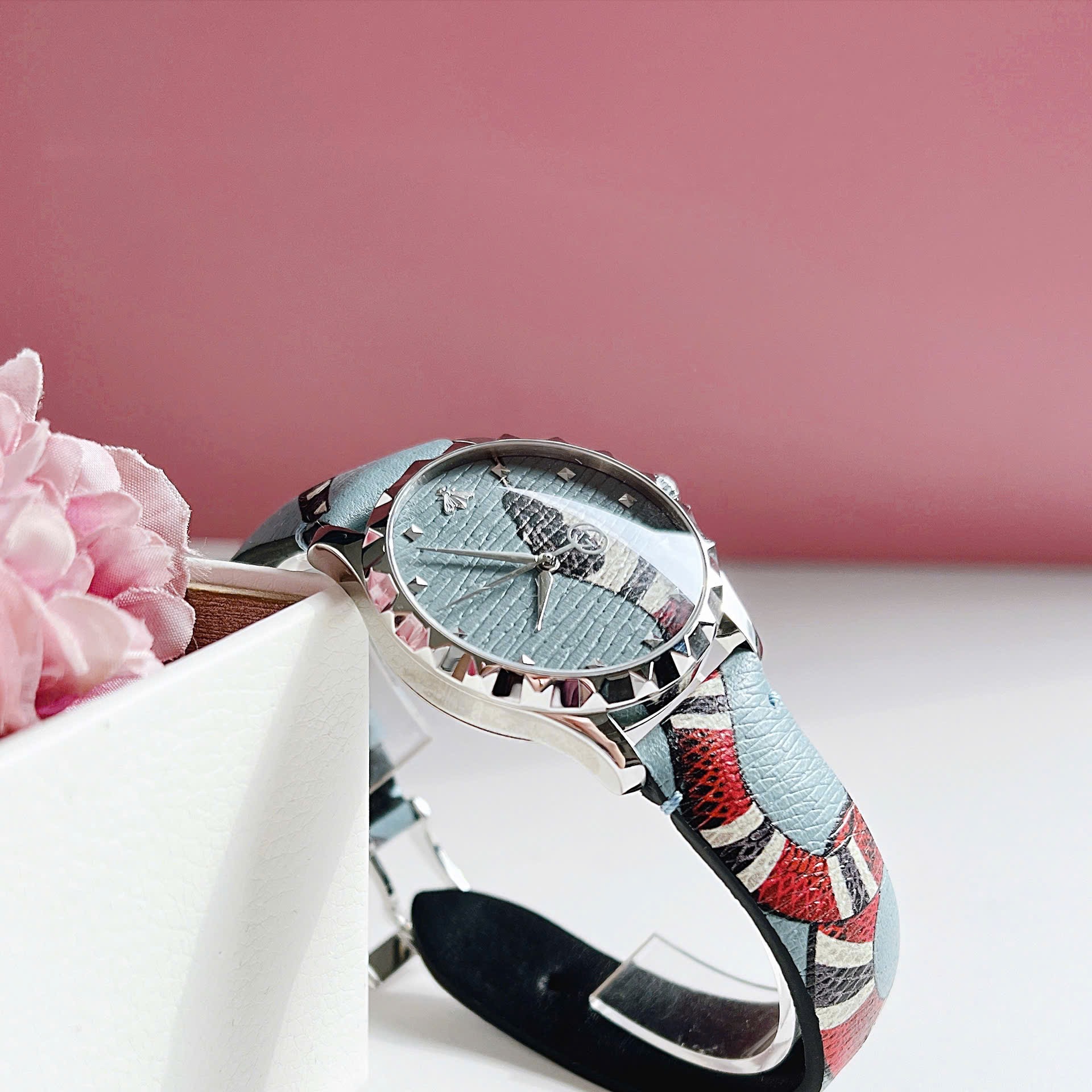 Đồng Hồ Gucci G-Timeless Textured-Snake |Nữ |Dây Da Xanh Dương Họa Tiết Rắn |Máy Pin (Quartz) |Size 38mm |donghogiatot.vn