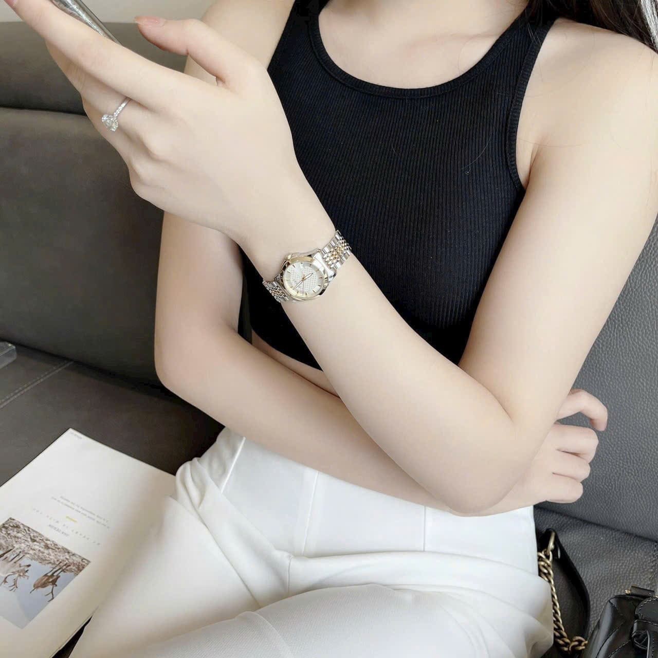 Đồng Hồ Gucci G-Timeless White |Nữ Giới |Dây Kim Loại Demi Vàng Gold |Máy Pin (Quartz) |Size 28mm |donghogiatot.vn