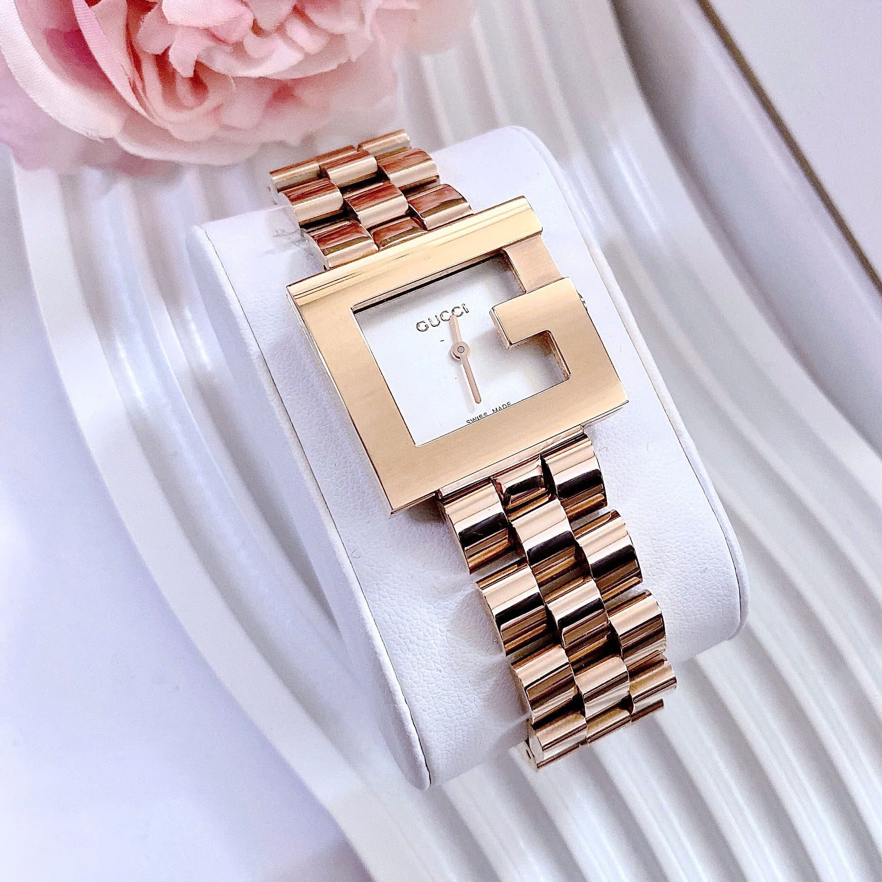 Đồng Hồ Gucci G-Watch |Nữ Giới |Mặt Vuông |Dây Kim Loại Rose Gold |Máy Pin (Quartz) |Size 23x21mm |donghogiatot.vn