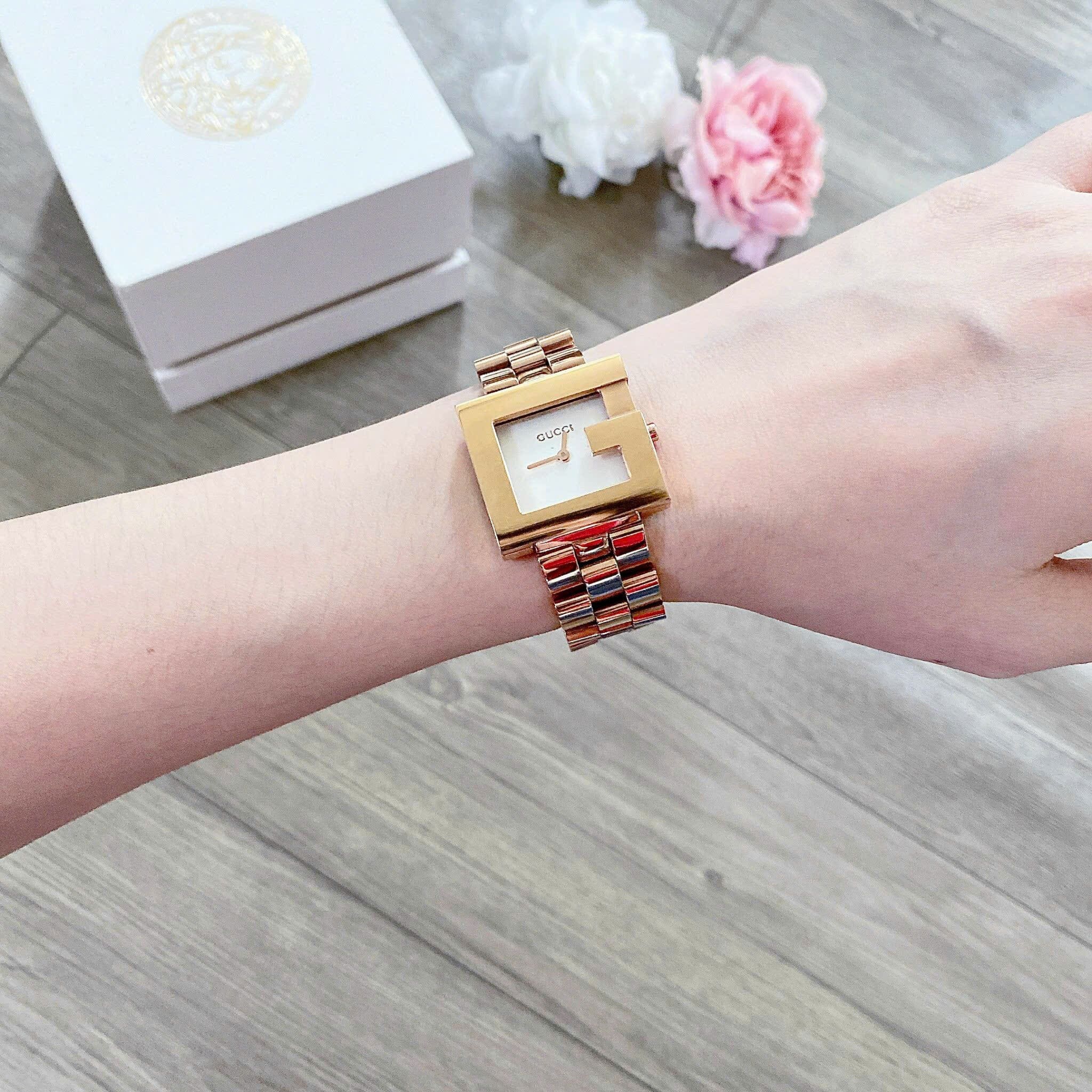 Đồng Hồ Gucci G-Watch |Nữ Giới |Mặt Vuông |Dây Kim Loại Rose Gold |Máy Pin (Quartz) |Size 23x21mm |donghogiatot.vn