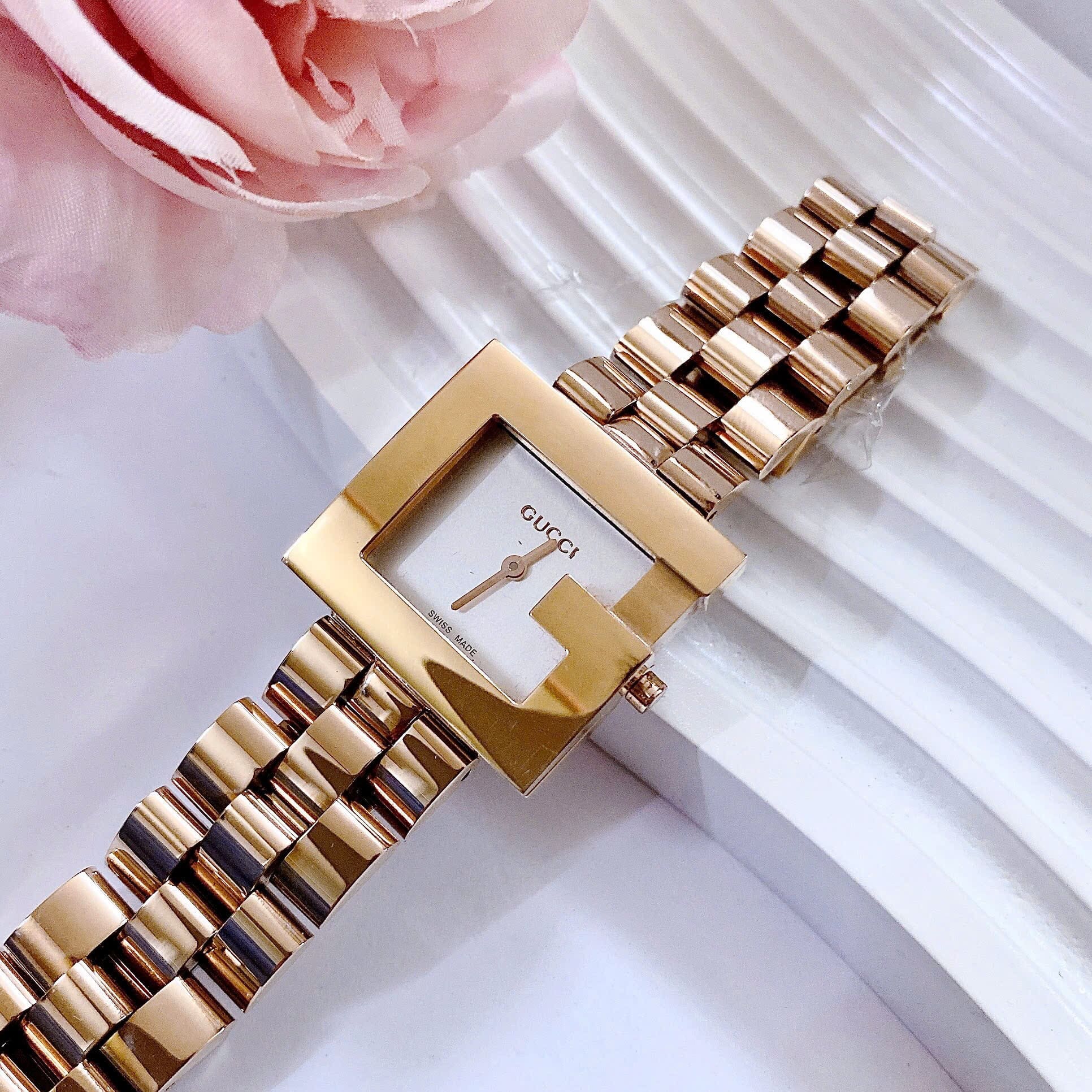 Đồng Hồ Gucci G-Watch |Nữ Giới |Mặt Vuông |Dây Kim Loại Rose Gold |Máy Pin (Quartz) |Size 23x21mm |donghogiatot.vn