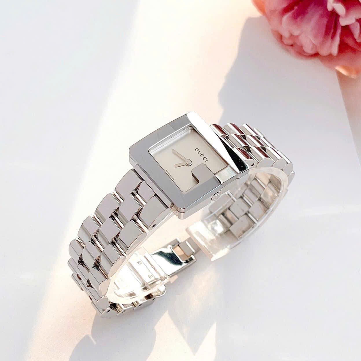 Đồng Hồ Gucci G-Watch |Nữ Giới |Mặt Vuông |Dây Kim Loại Silver |Máy Pin (Quartz) |Size 23x21mm |donghogiatot.vn