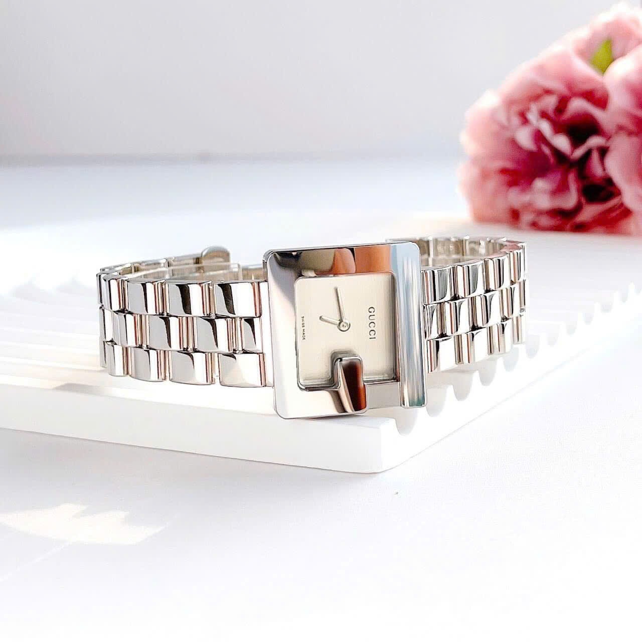 Đồng Hồ Gucci G-Watch |Nữ Giới |Mặt Vuông |Dây Kim Loại Silver |Máy Pin (Quartz) |Size 23x21mm |donghogiatot.vn