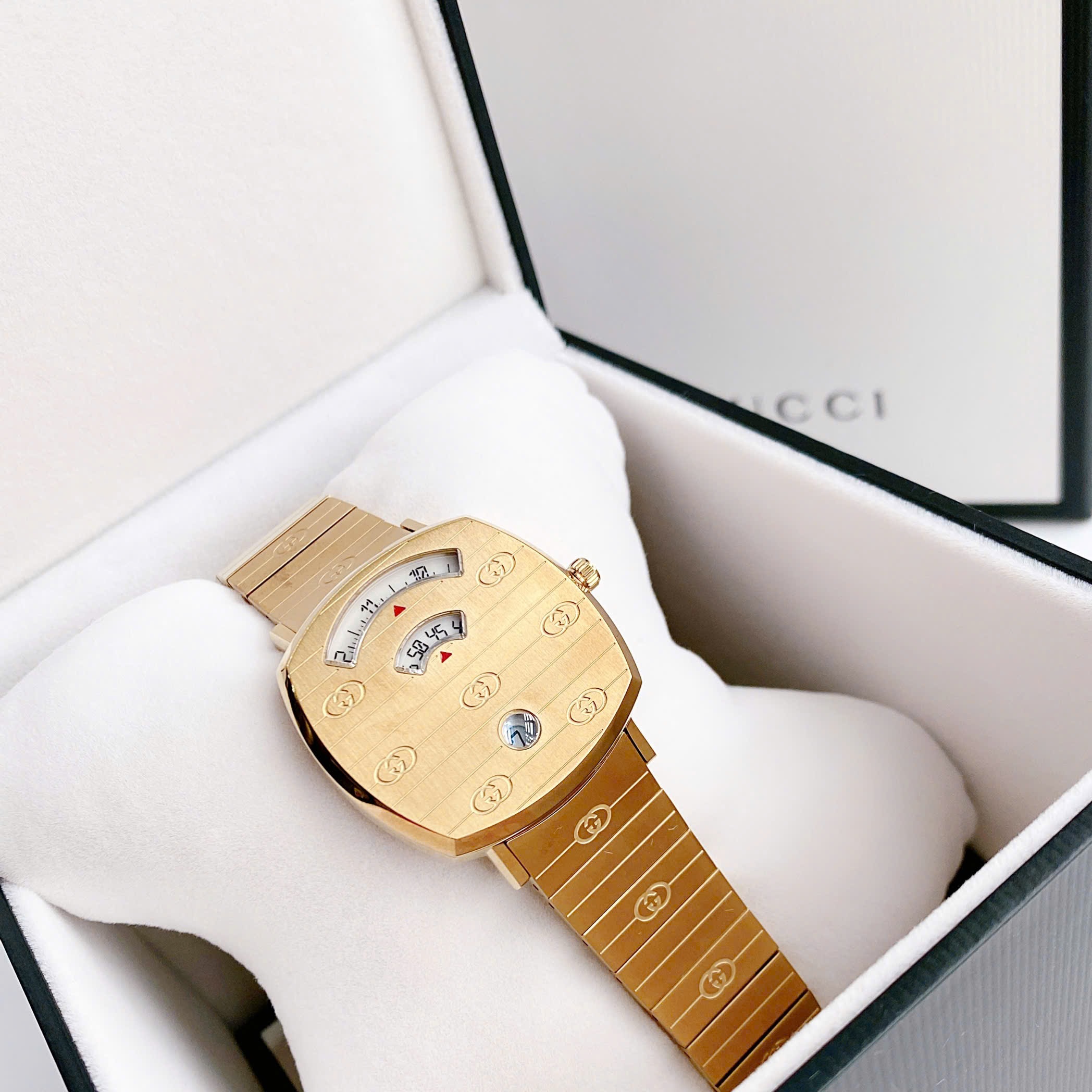 Đồng Hồ Gucci Grip |Nữ |Mặt Vuông |Dây Kim Loại Vàng Gold |Máy Pin (Quartz) |Size 36mm |donghogiatot.vn