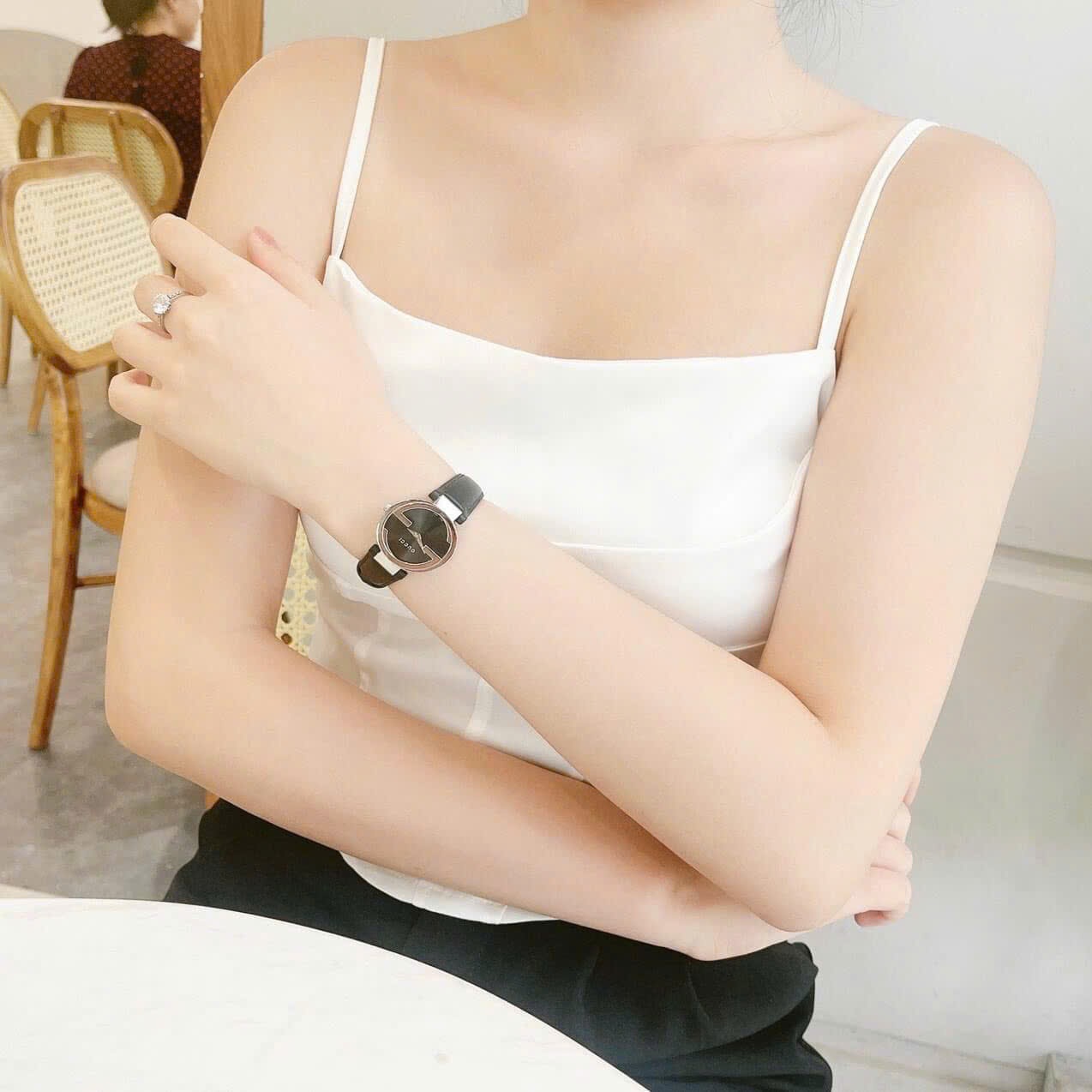 Đồng Hồ Gucci Interlocking |Nữ giới |Mặt Đen |Silver |Dây Da Đen |Máy Pin (Quartz) |Size 29mm |donghogiatot.vn