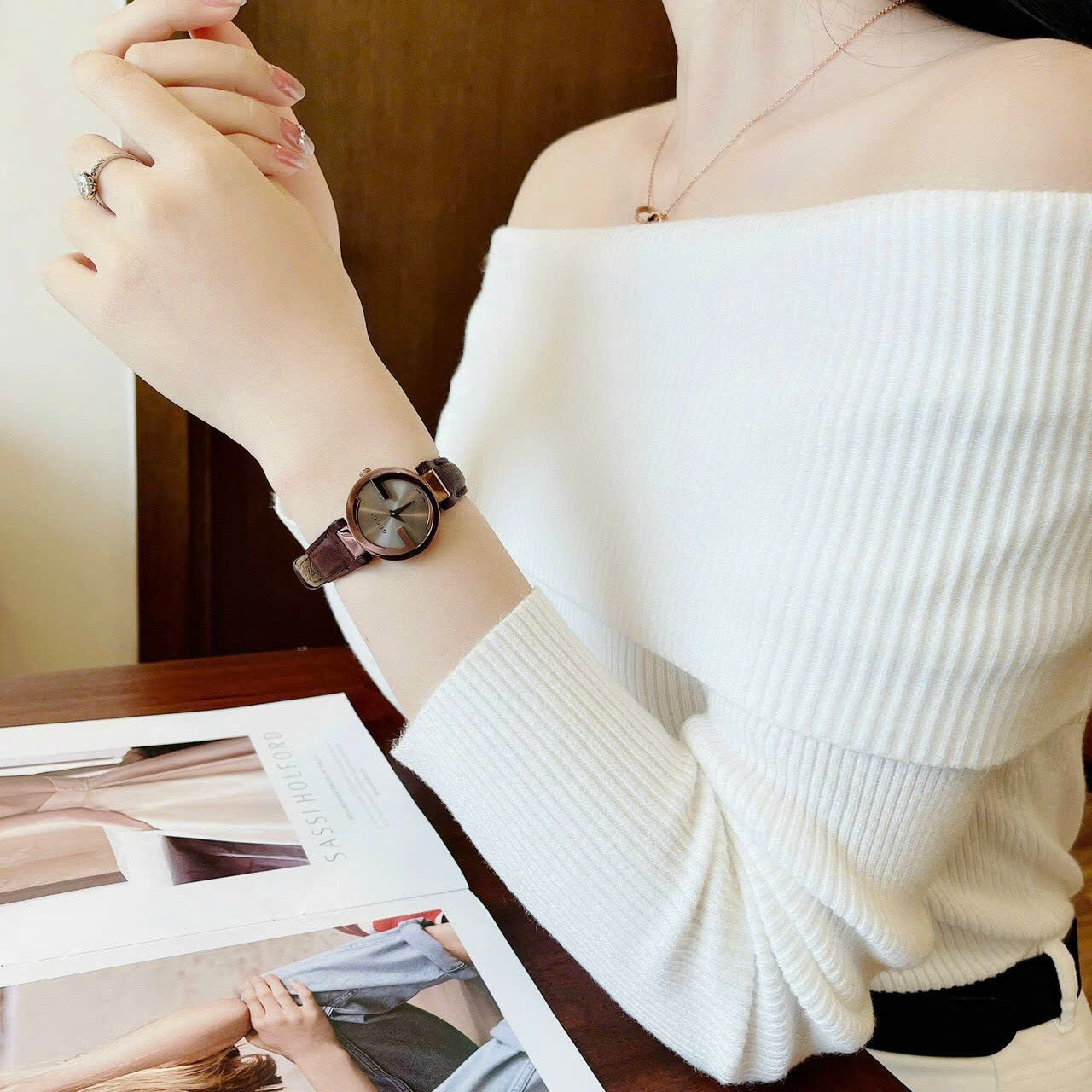 Đồng Hồ Gucci Interlocking |Nữ Giới |Mặt Nâu |Rose Gold |Dây Da Nâu |Máy Pin (Quartz) |Size 29mm |donghogiatot.vn