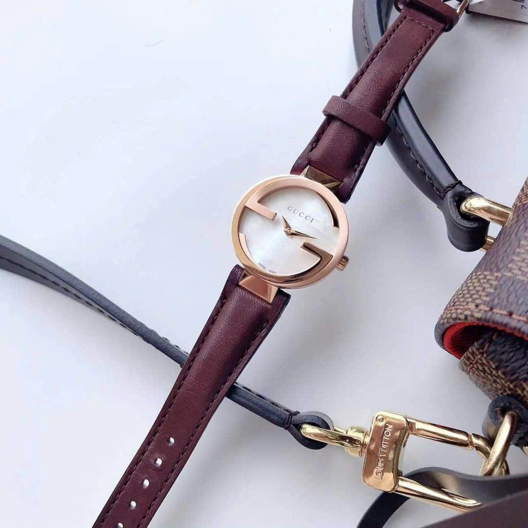 Đồng Hồ Gucci Interlocking |Nữ giới |Mặt Trắng |Rose Gold |Dây Da Nâu |Máy Pin (Quartz) |Size 29mm |donghogiatot.vn