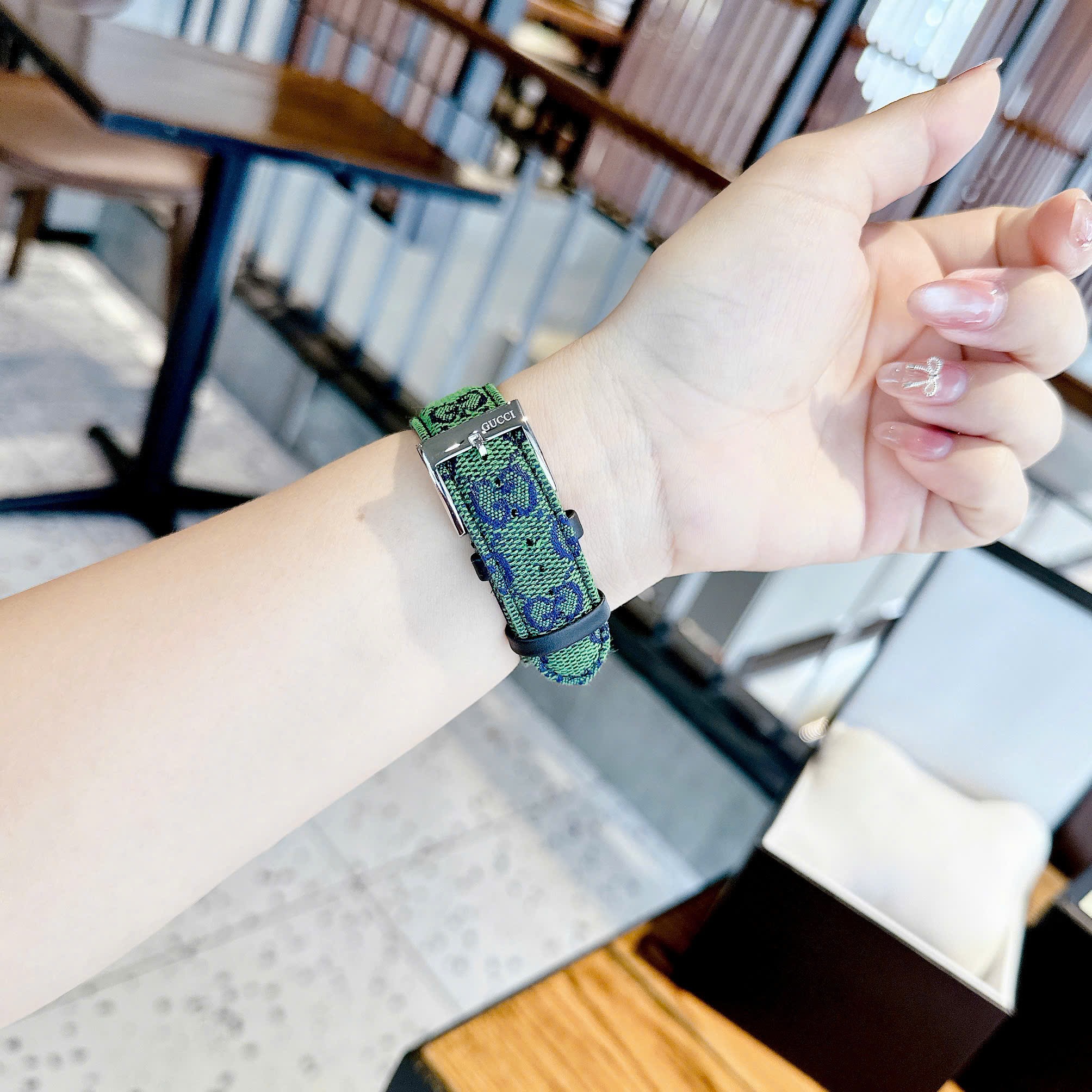 Đồng Hồ Gucci Multicolor G-Timeless |Nữ Giới |Mặt Tròn |Dây Da Xanh Lá |Máy Pin (Quartz) |Size 38mm |donghogiatot.vn