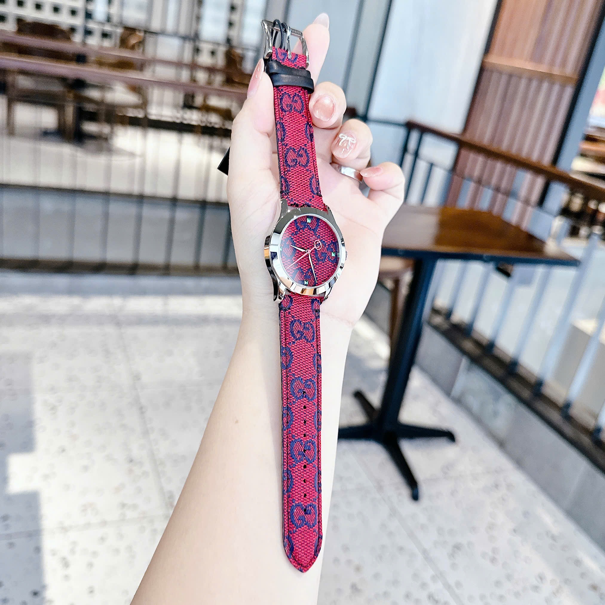 Đồng Hồ Gucci Multicolor G-Timeless |Nữ Giới |Mặt Tròn |Dây Vải Bọc Da Đỏ |Máy Pin (Quartz) |Size 38mm |donghogiatot.vn