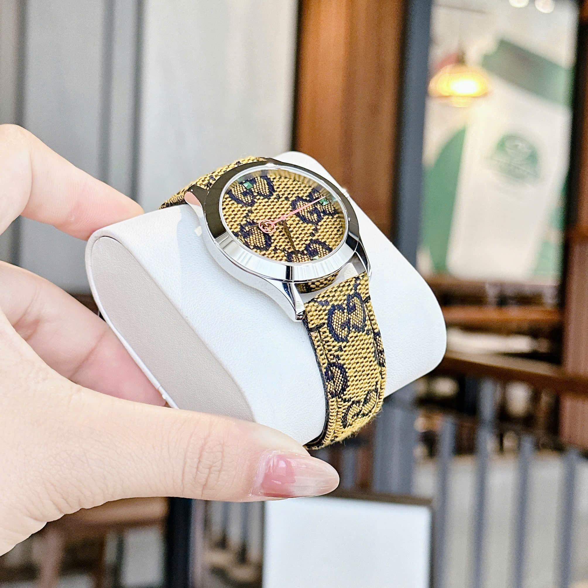 Đồng Hồ Gucci Multicolor G-Timeless |Nữ Giới |Mặt Tròn |Dây Vải Màu Vàng |Máy Pin (Quartz) |Size 38mm |donghogiatot.vn