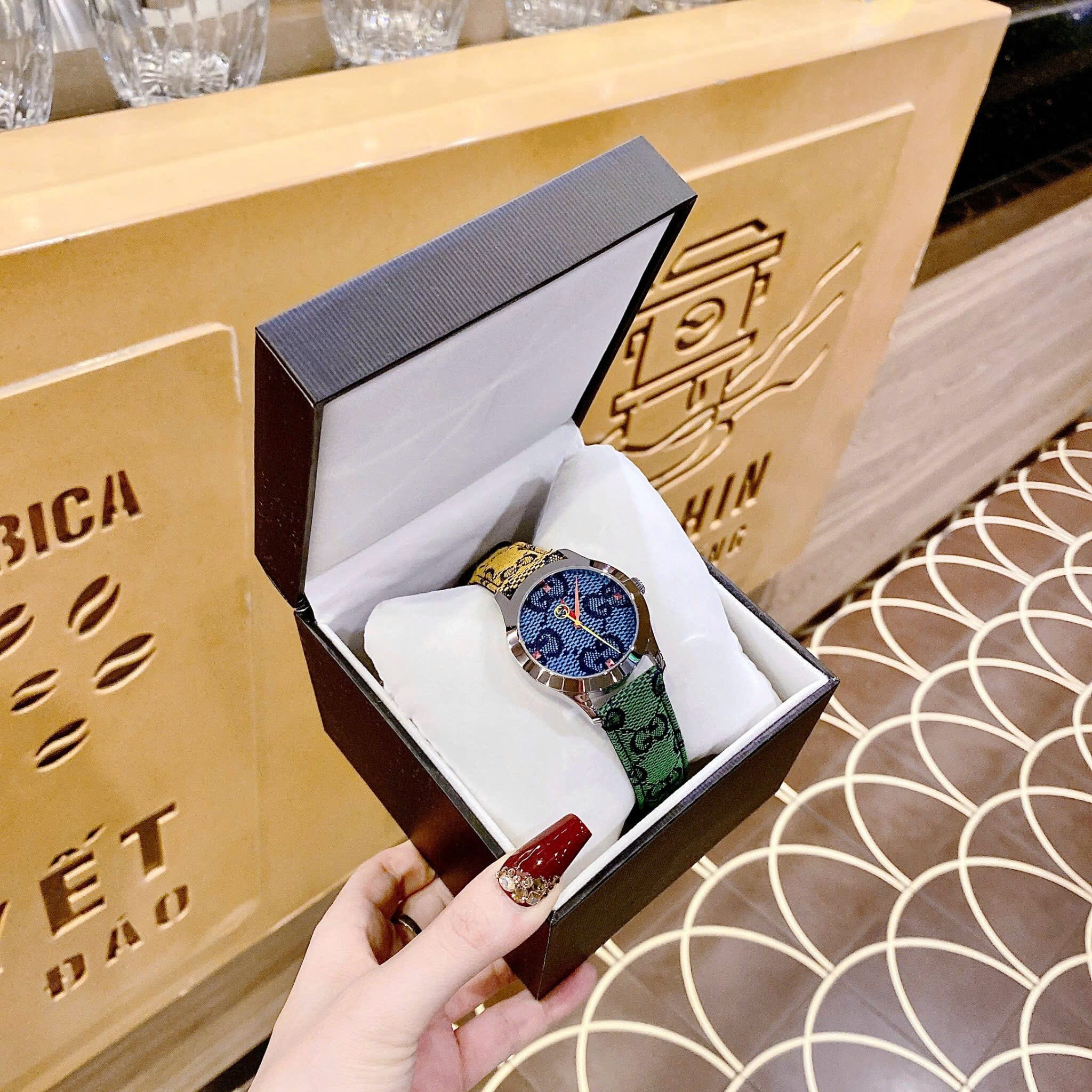 Đồng Hồ Gucci Multicolor G-Timeless |Nữ Giới |Mặt Xanh Dương |Dây Da 2 Màu |Máy Pin (Quartz) |Size 38mm |donghogiatot.vn