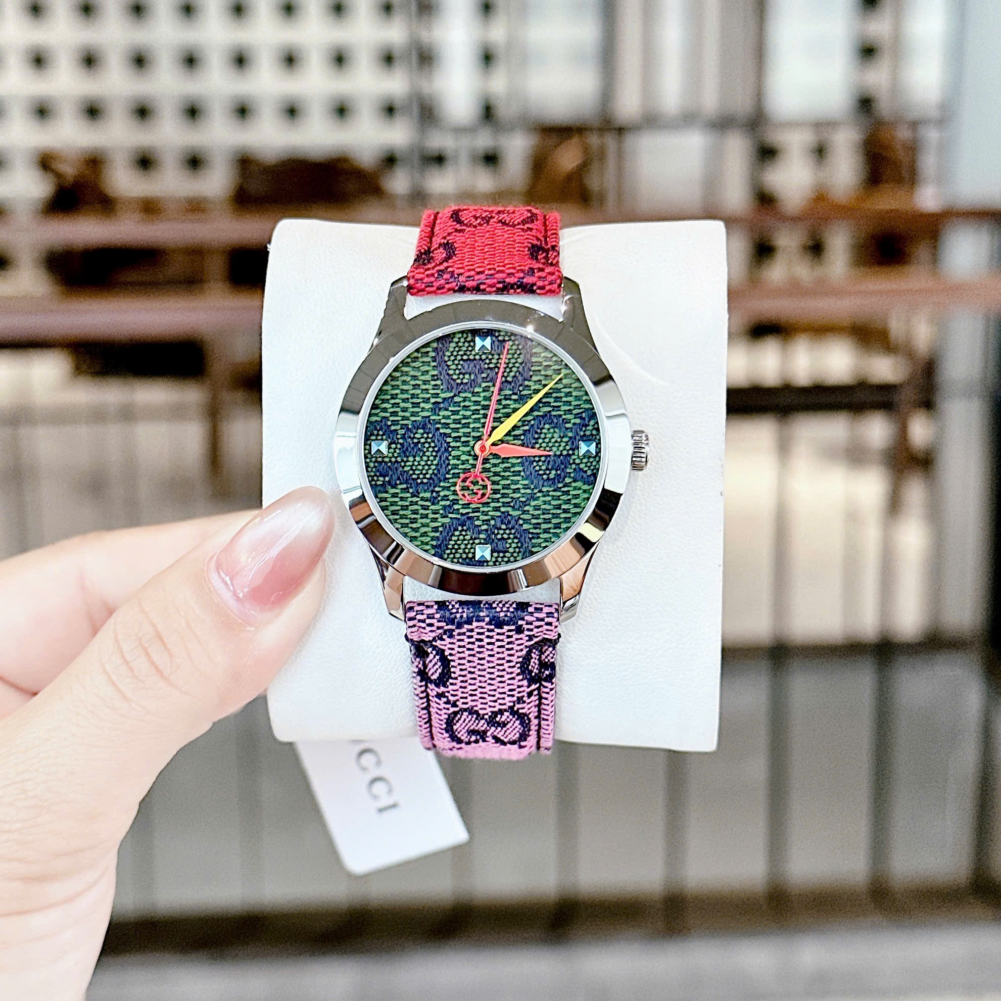 Đồng Hồ Gucci Multicolor G-Timeless |Nữ Giới |Mặt Xanh Lá |Dây Da Đỏ Tím |Máy Pin (Quartz) |Size 38mm |donghogiatot.vn
