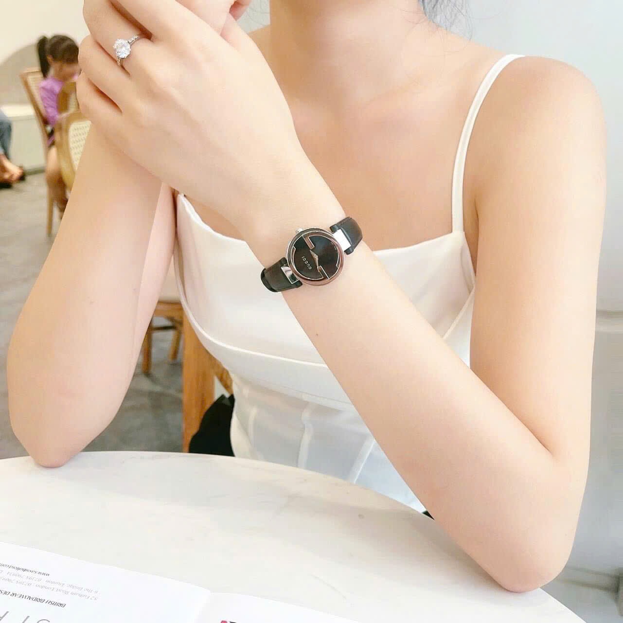 Đồng Hồ Gucci Chronograph |Cặp Đôi |Mặt Tròn 6 kim |Dây Da Màu Đen |Size 42x29mm |donghogiatot.vn