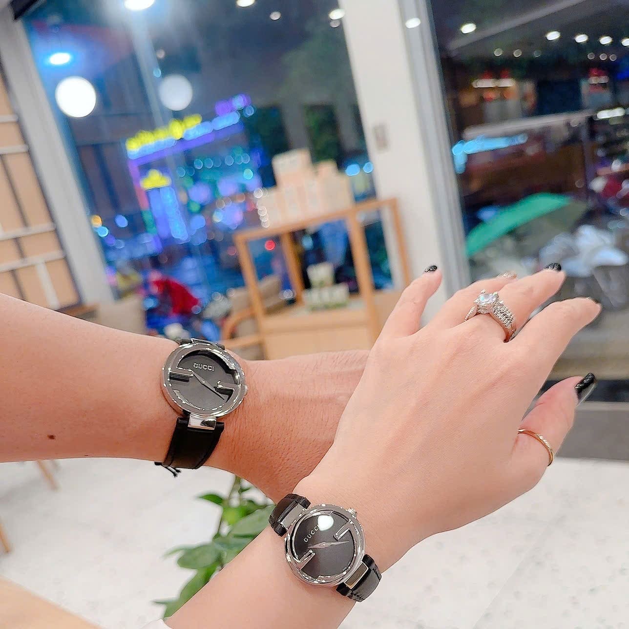 Đồng Hồ Gucci Interlocking |Cặp Đôi |Mặt Tròn Đen |Dây Da |Size 36x29mm |donghogiatot.vn