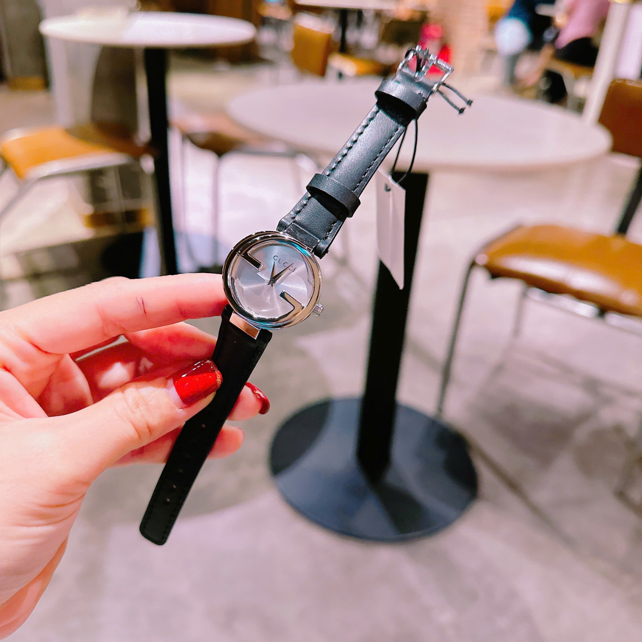 Đồng Hồ Gucci Interlocking |Cặp Đôi |Mặt Tròn Trắng |Dây Da Màu Đen |Size 36x29mm |donghogiatot.vn