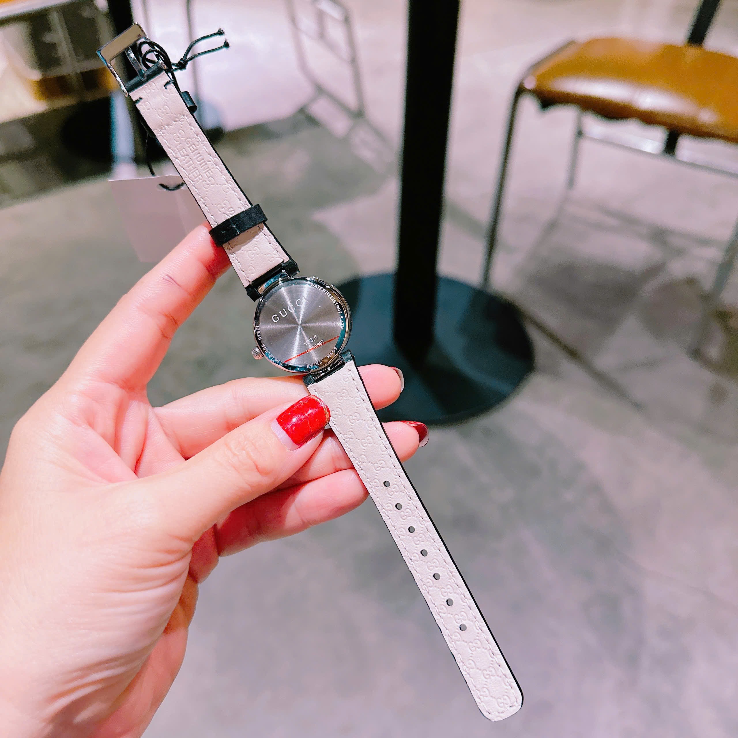 Đồng Hồ Gucci Interlocking |Cặp Đôi |Mặt Tròn Trắng |Dây Da Màu Đen |Size 36x29mm |donghogiatot.vn