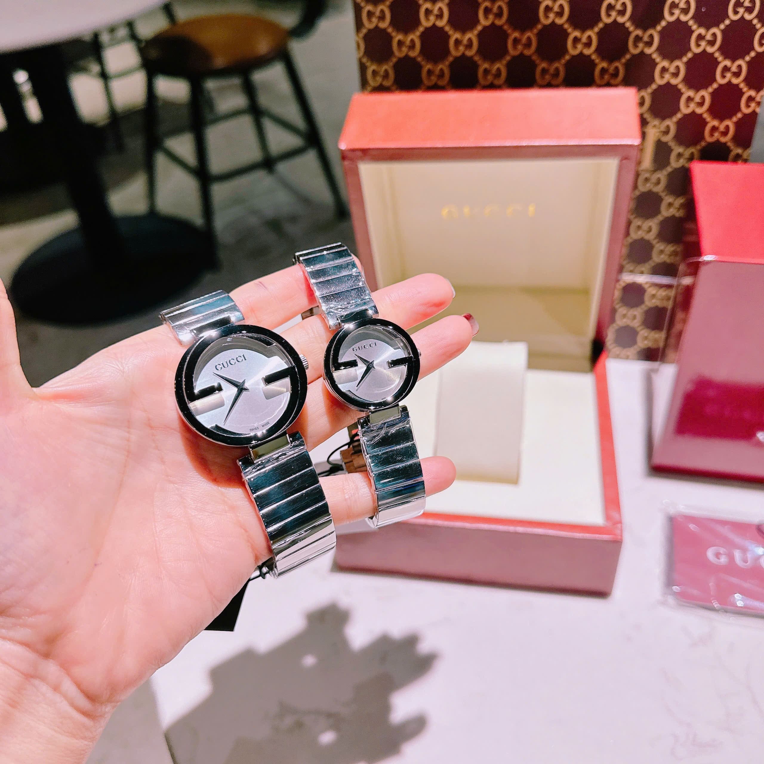 Đồng Hồ Gucci Interlocking |Cặp Đôi |Mặt Tròn Trắng |Dây Kim Loại Silver |Size 36x29mm |donghogiatot.vn