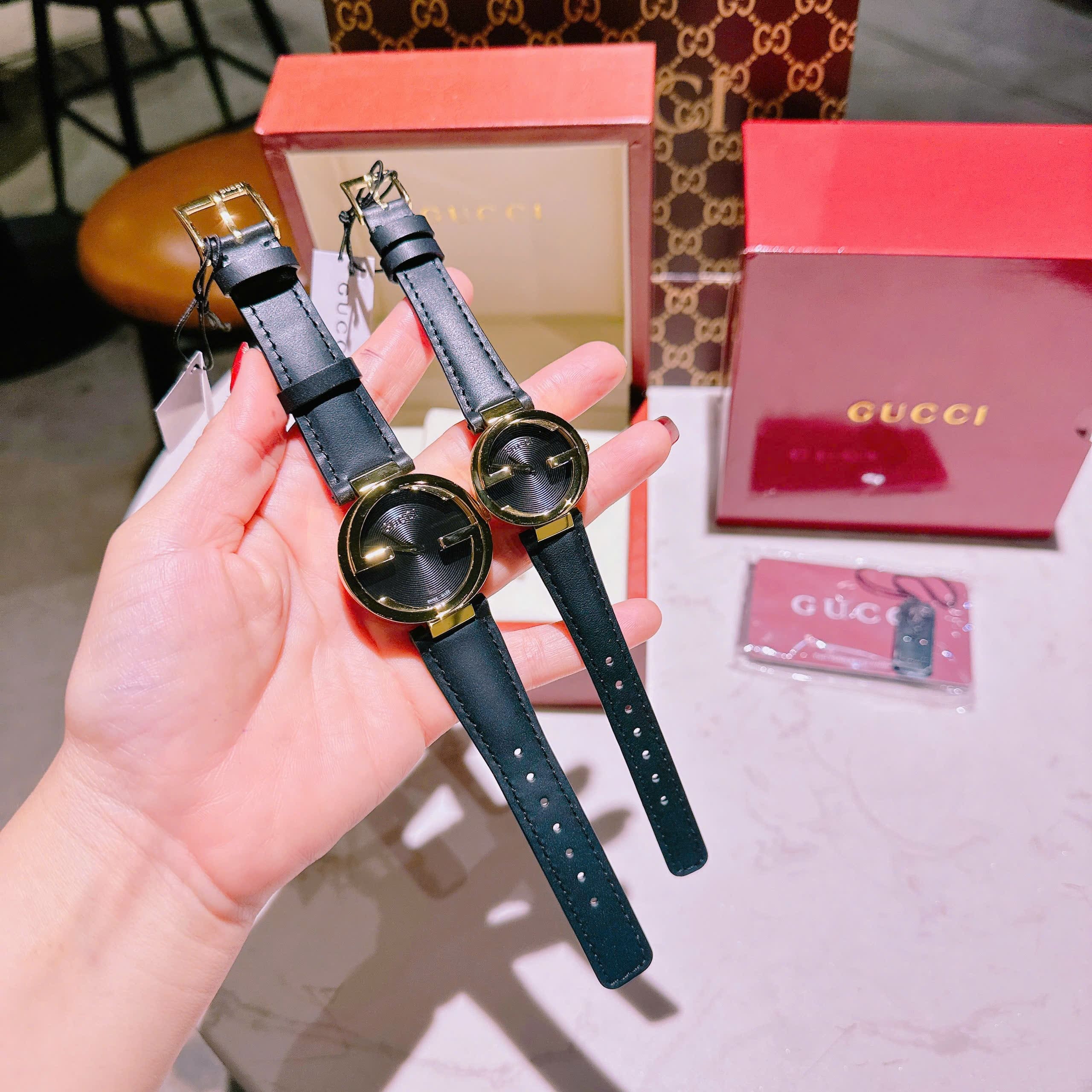 Đồng Hồ Gucci Interlocking |Cặp Đôi |Mặt Tròn |Vàng Gold |Dây Da Màu Đen |Size 36x29mm |donghogiatot.vn