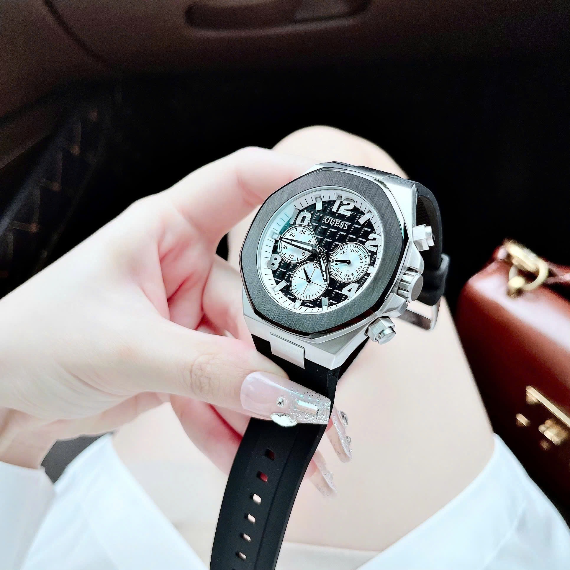 Đồng Hồ Guess Empire |Nam Giới |Chronograph |Silver |Dây Cao Su Đen |Máy Pin (Quartz) |Size 46mm |donghogiatot.vn