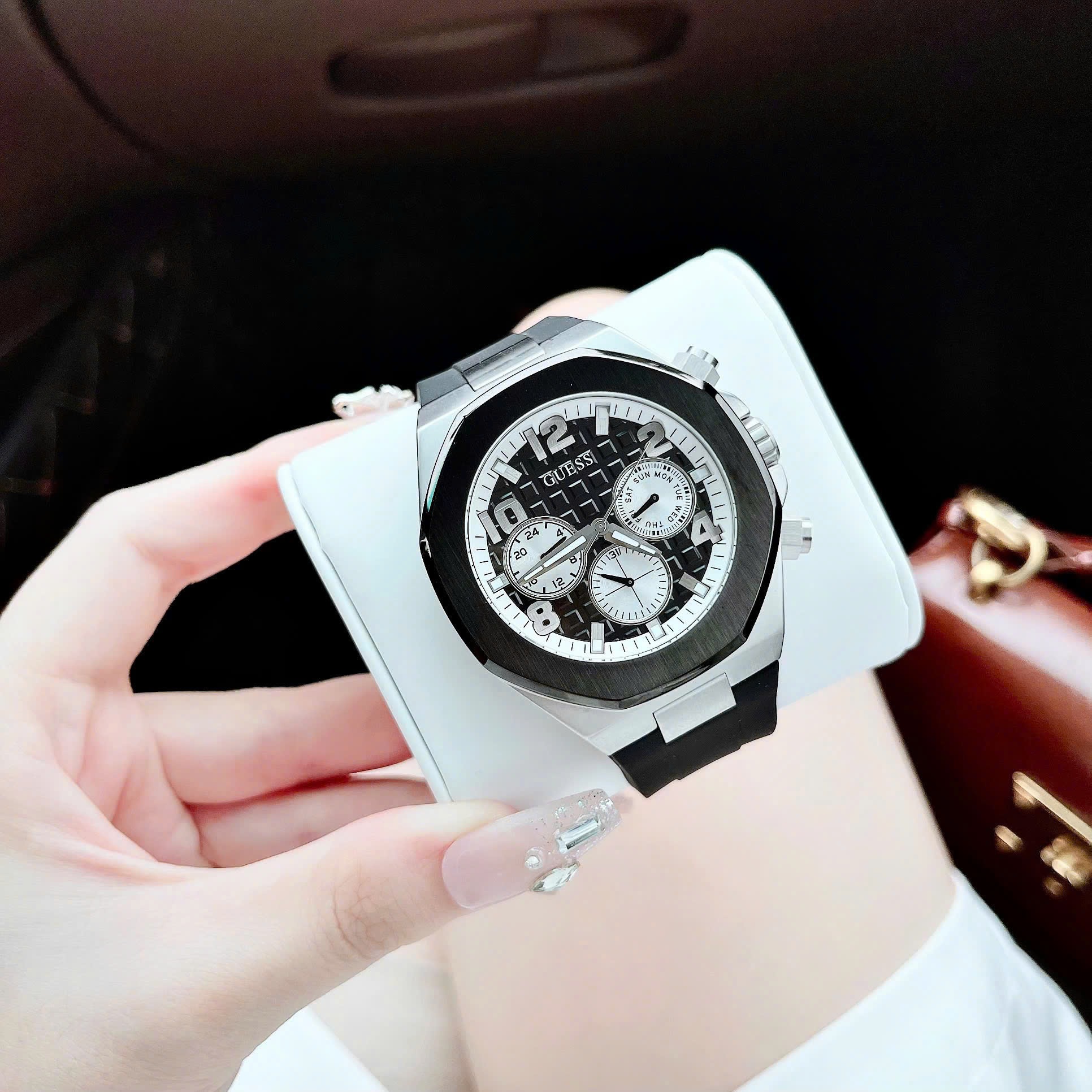 Đồng Hồ Guess Empire |Nam Giới |Chronograph |Silver |Dây Cao Su Đen |Máy Pin (Quartz) |Size 46mm |donghogiatot.vn