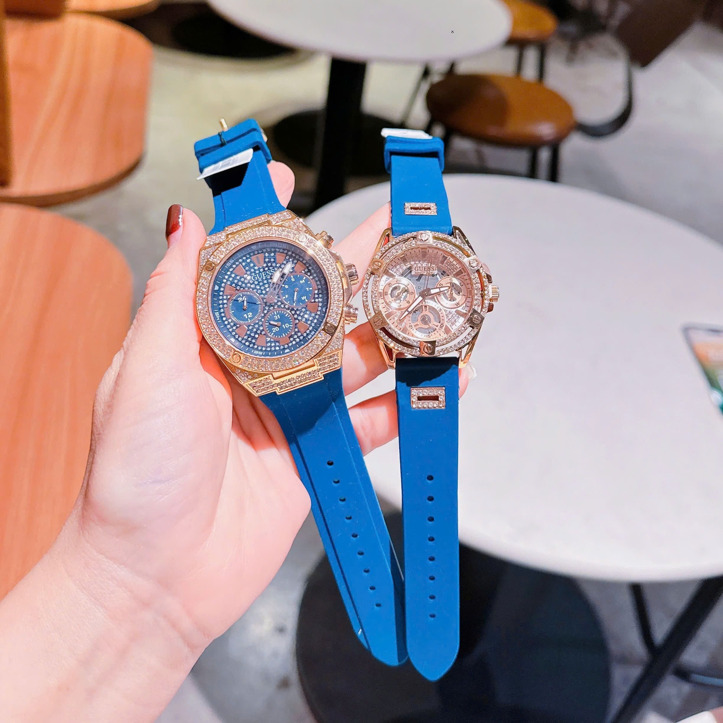 Đồng Hồ Guess 6 Kim |Cặp Đôi |Đính Đá |Rose Gold |Dây Cao Su Xanh Dương |Size 45x38mm |donghogiatot.vn