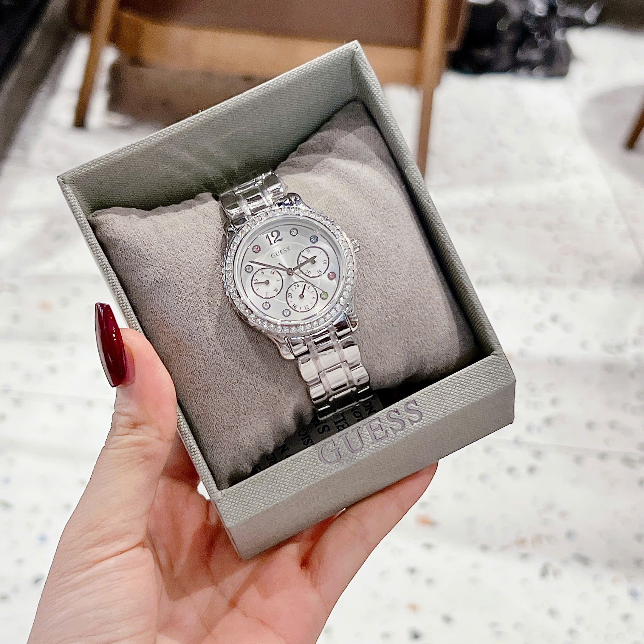 Đồng Hồ Guess 6 Kim |Nữ Giới |Mặt Đính Đá |Dây Kim Loại Silver |Máy Pin (Quartz) |Size 33mm |donghogiatot.vn