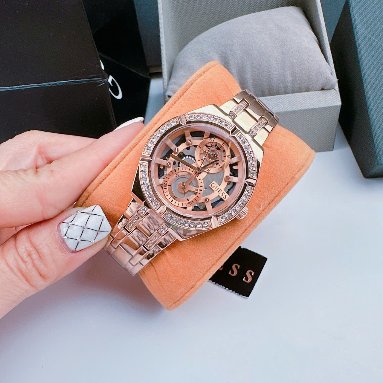 Đồng Hồ Guess Allara |Nữ Giới |Đính Đá |Dây Kim Loại Rose Gold |Máy Pin (Quartz) |Size 36mm |donghogiatot.vn