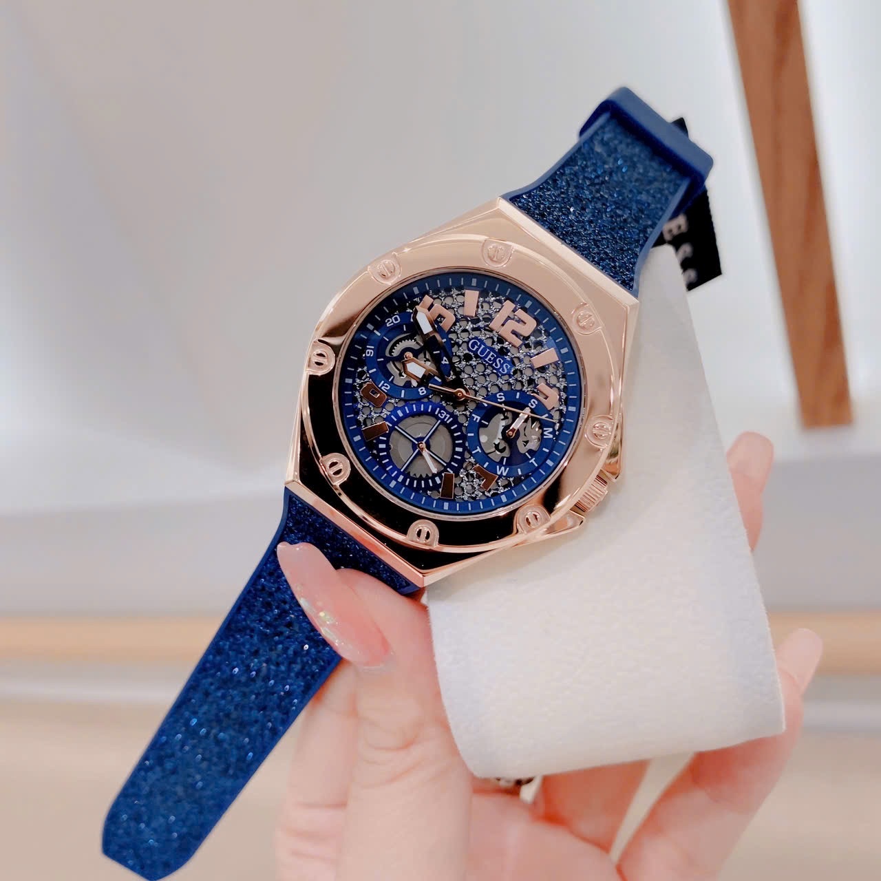 Đồng Hồ Guess Asteria |Nữ Giới |Rose Gold |Dây Cao Su Xanh Nhũ |Máy Pin (Quartz) |Size 40mm |donghogiatot.vn