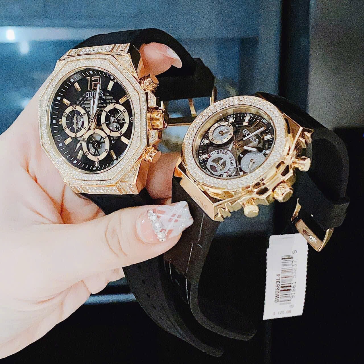 Đồng Hồ Guess Chronograph |Cặp Đôi |Đính Đá Vàng Gold |Dây Cao Su Đen |Size 44x36mm |donghogiatot.vn