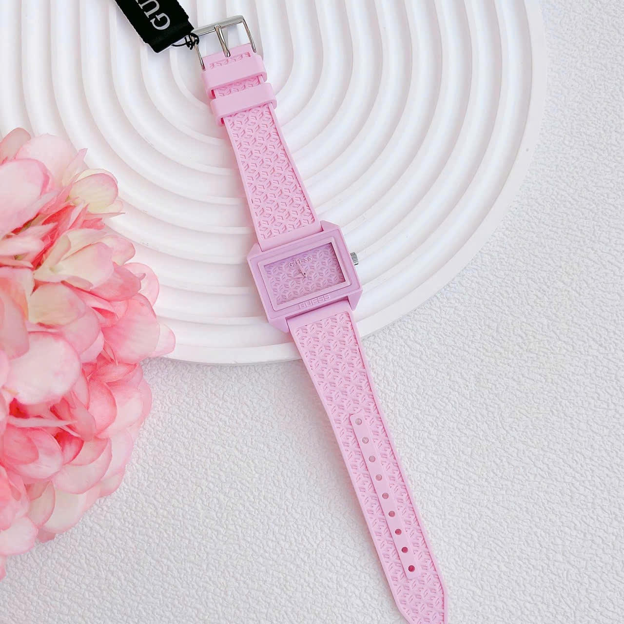 Đồng Hồ Guess Classic |Nữ Giới |Mặt Vuông |Dây Cao Su Màu Hồng |Máy Pin (Quartz) |Size 33mm |donghogiatot.vn