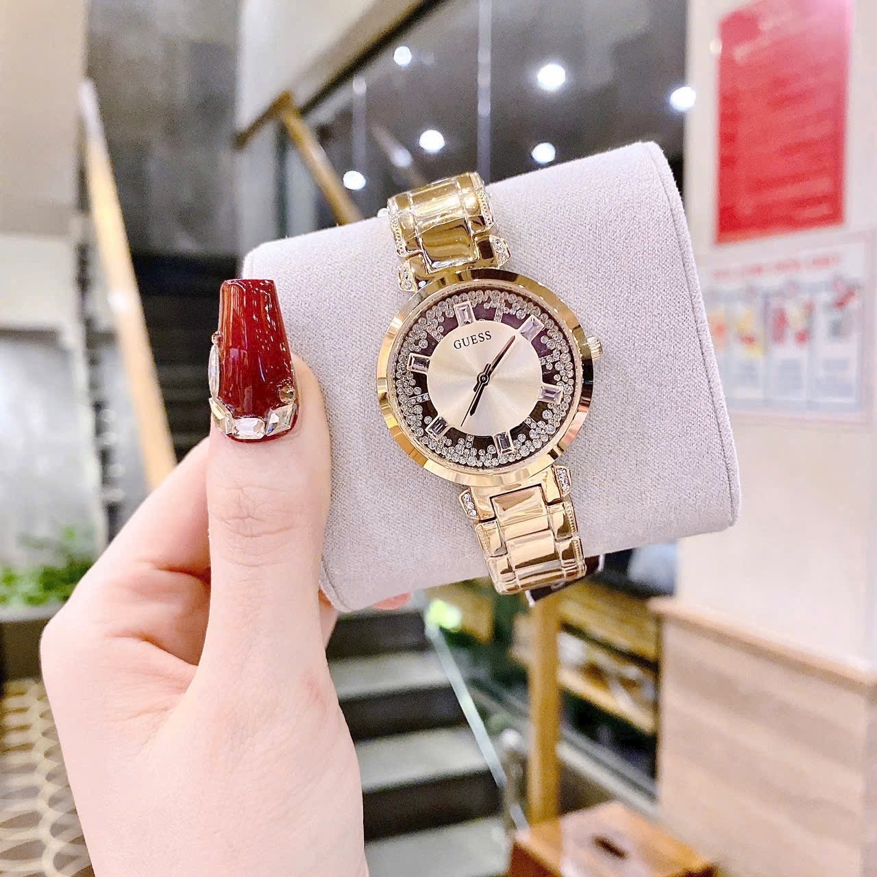 Đồng Hồ Guess Clear |Nữ Giới |Mặt Tròn |Đính Đá |Dây Kim Loại Vàng Gold |Máy Pin (Quartz) |Size 33mm |donghogiatot.vn
