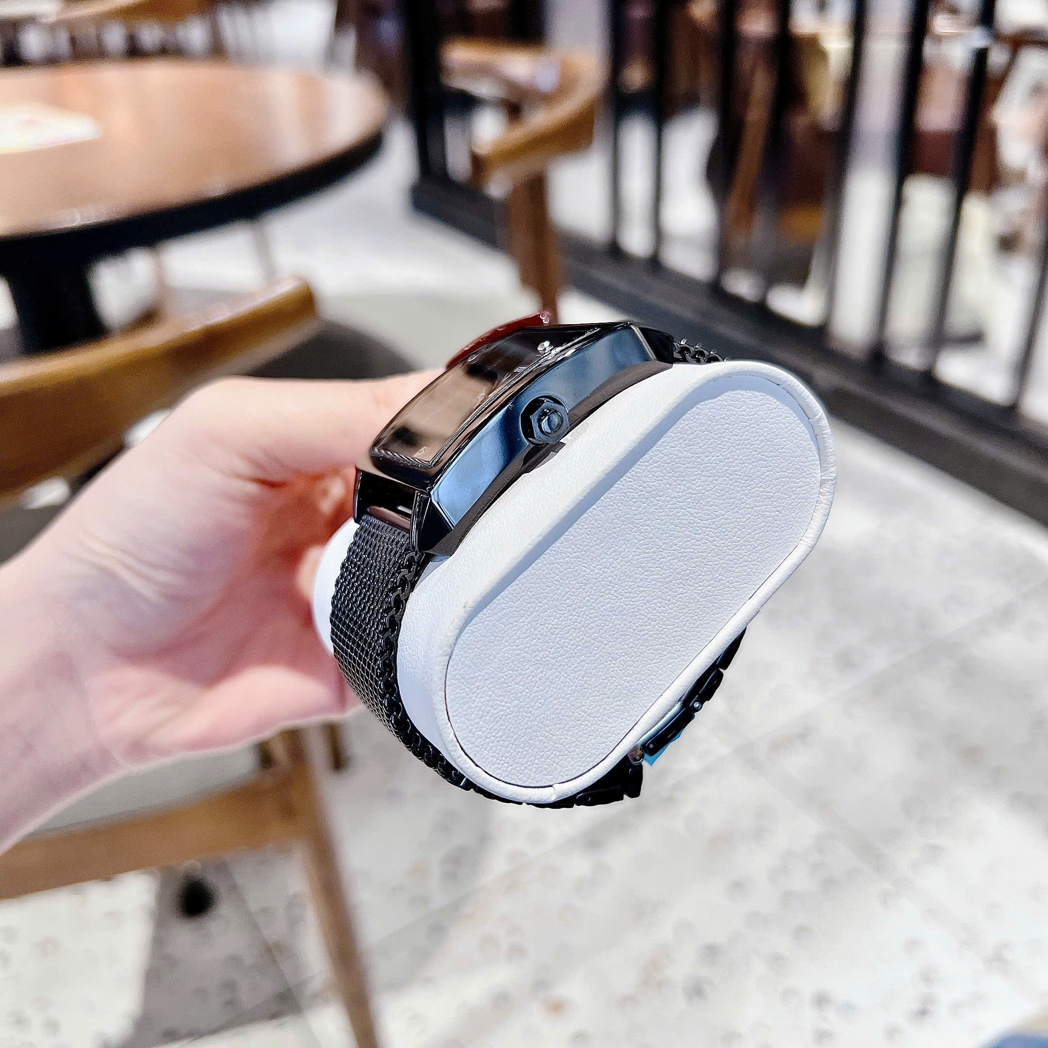 Đồng Hồ Guess Clyde |Nam Giới |Mặt Chữ Nhật |Dây Mesh Lưới Full Đen |Máy Pin (Quartz) |Size 40x35mm |donghogiatot.vn