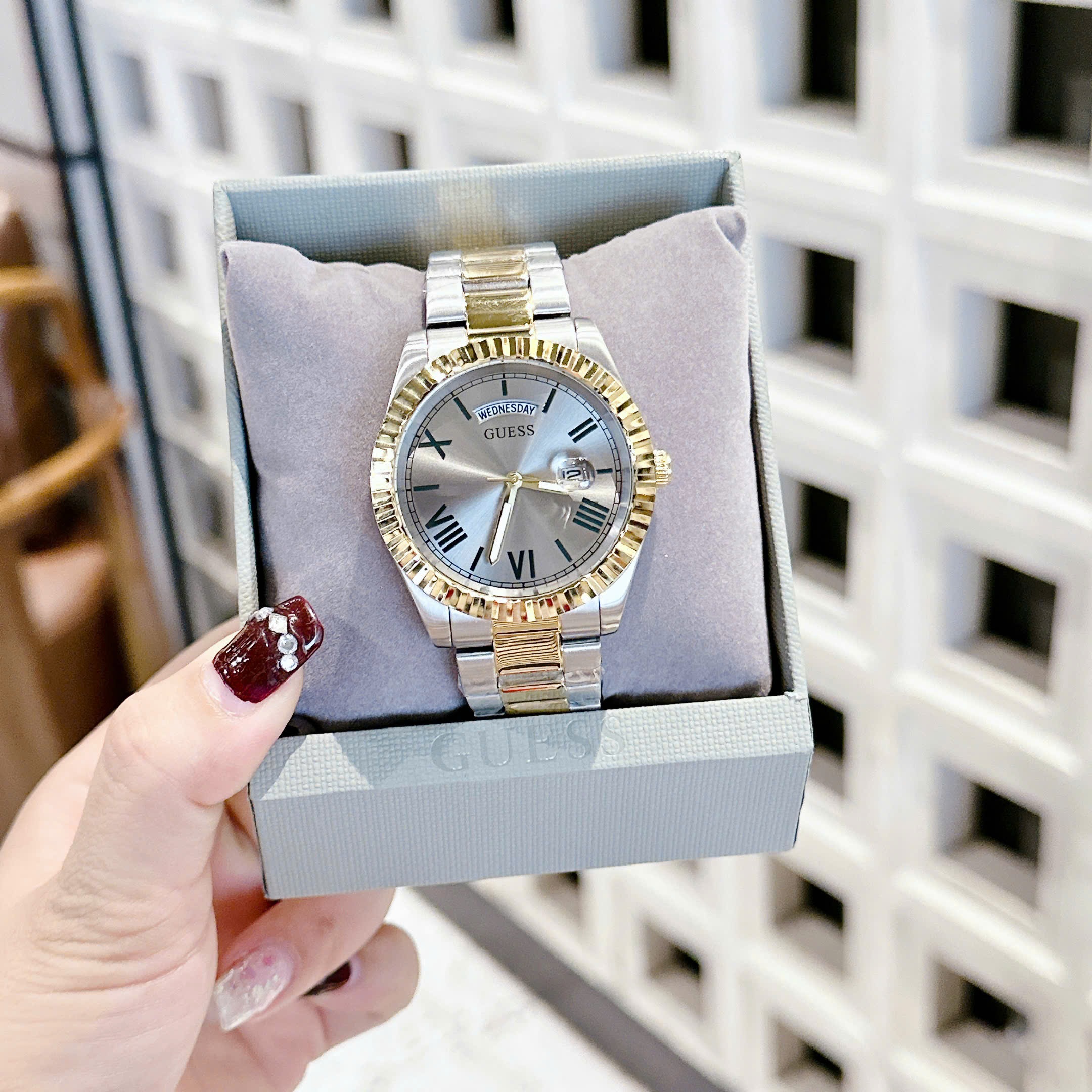 Đồng Hồ Guess Connoisseur |Nam Giới |Mặt Xám |Dây Kim Loại Demi Vàng |Máy Pin (Quartz) |Size 42mm |donghogiatot.vn