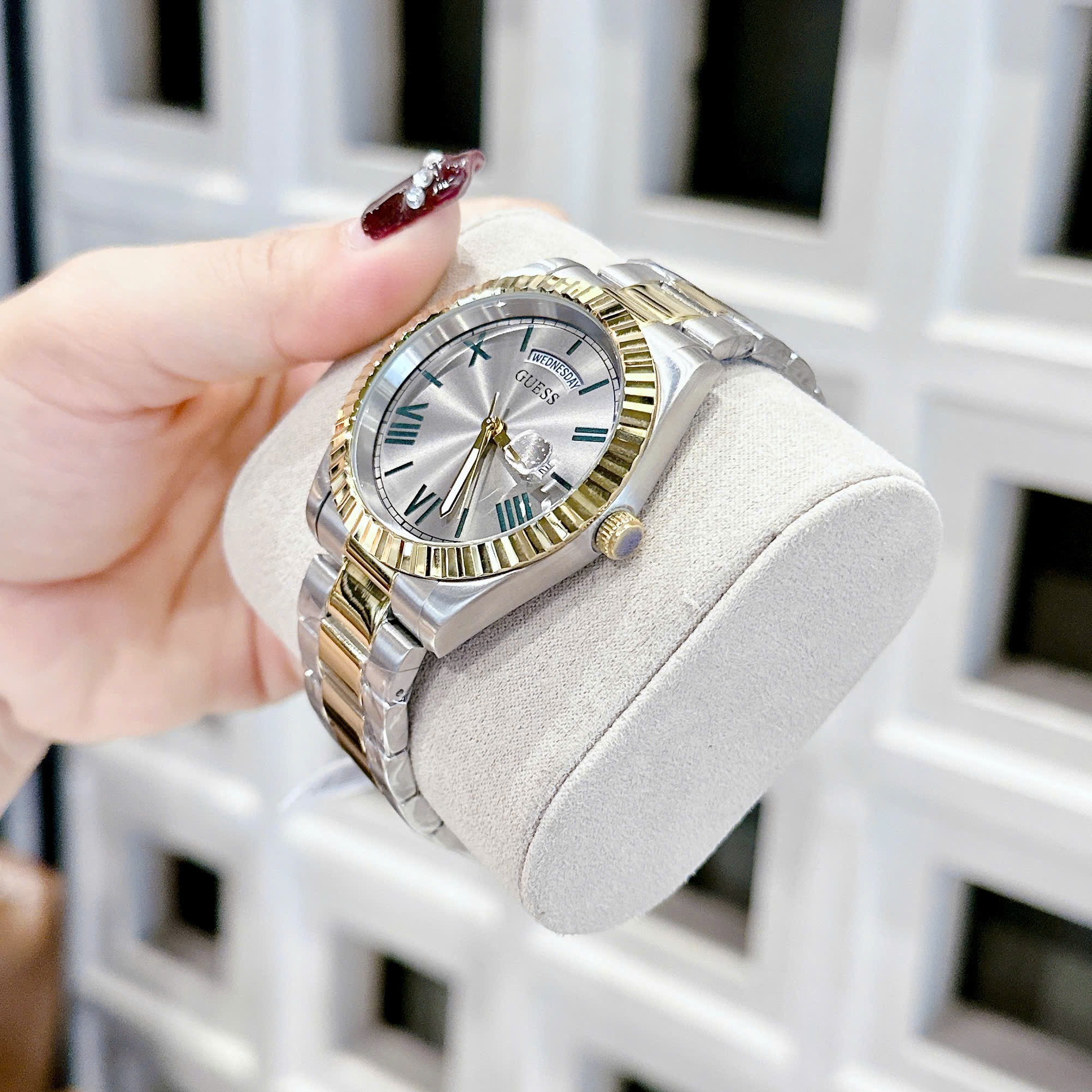 Đồng Hồ Guess Connoisseur |Nam Giới |Mặt Xám |Dây Kim Loại Demi Vàng |Máy Pin (Quartz) |Size 42mm |donghogiatot.vn