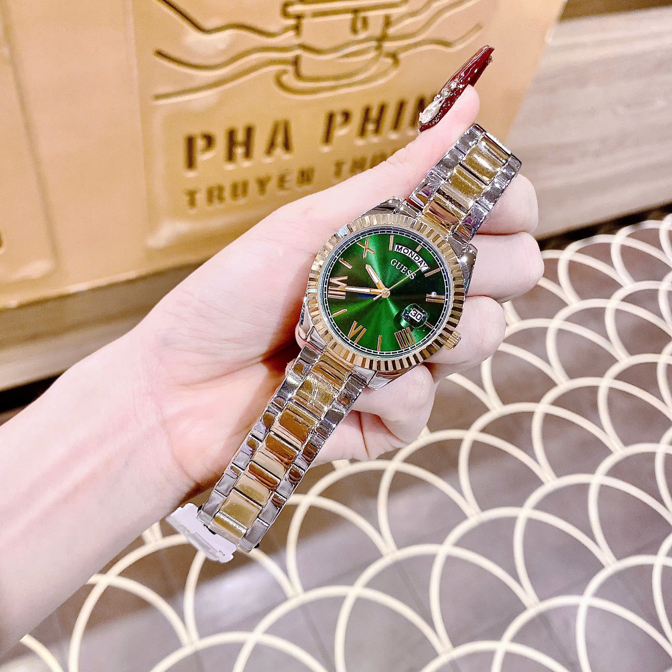 Đồng Hồ Guess Connoisseur |Nữ Giới |Mặt Xanh Lá |Dây Kim Loại Demi Vàng Gold |Máy Pin (Quartz) |Size 36mm |donghogiatot.vn