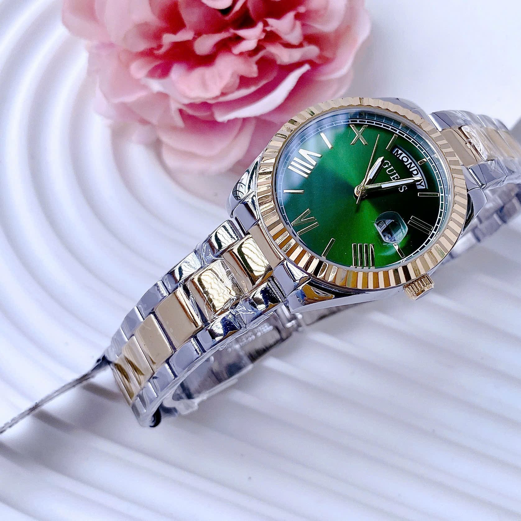 Đồng Hồ Guess Connoisseur |Nữ Giới |Mặt Xanh Lá |Dây Kim Loại Demi Vàng Gold |Máy Pin (Quartz) |Size 36mm |donghogiatot.vn