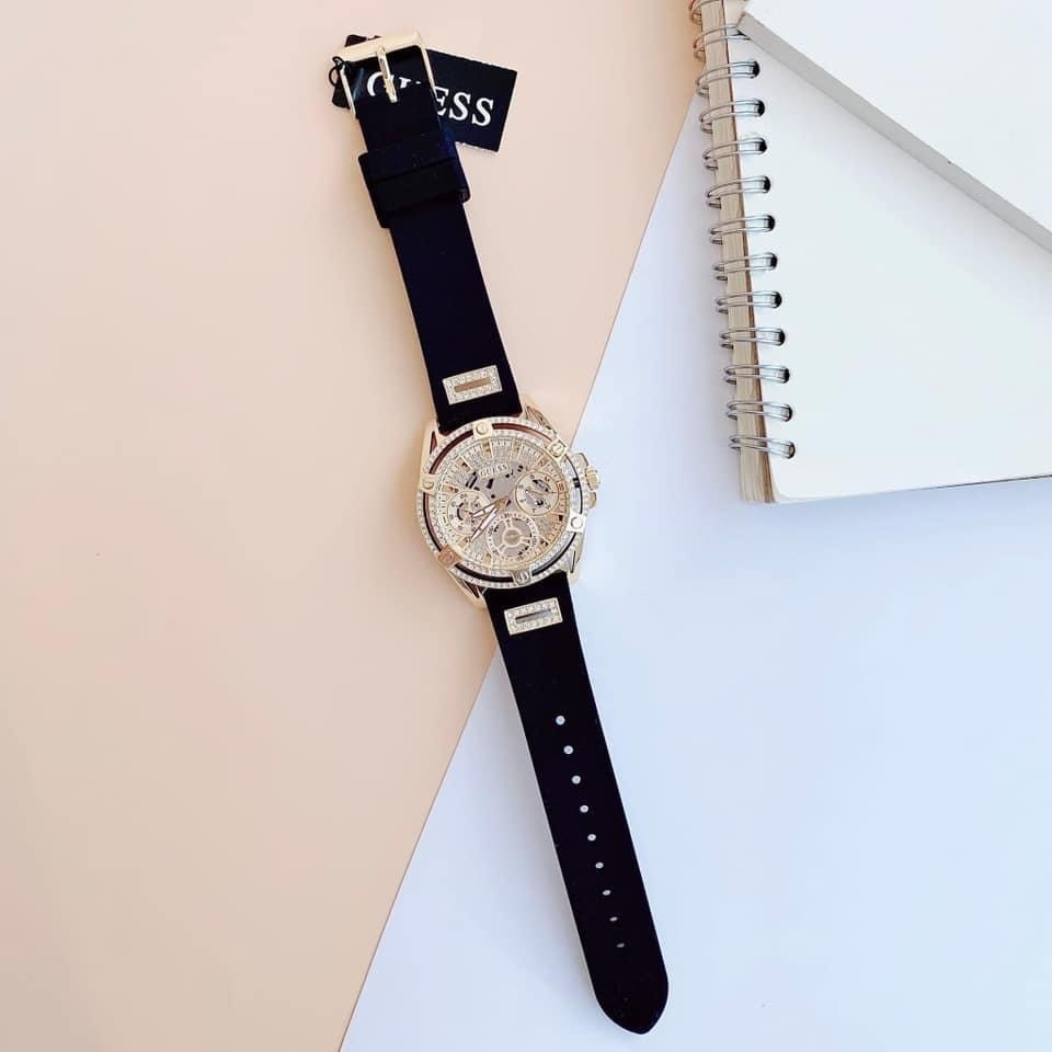 Đồng Hồ Guess Cut-Thru |Nữ Giới |Đính Đá Vàng Gold |Dây Sillicone Đen |Máy Pin (Quartz) |Size 38mm |donghogiatot.vn