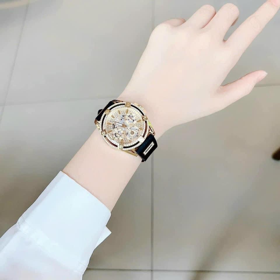 Đồng Hồ Guess Cut-Thru |Nữ Giới |Đính Đá Vàng Gold |Dây Sillicone Đen |Máy Pin (Quartz) |Size 38mm |donghogiatot.vn