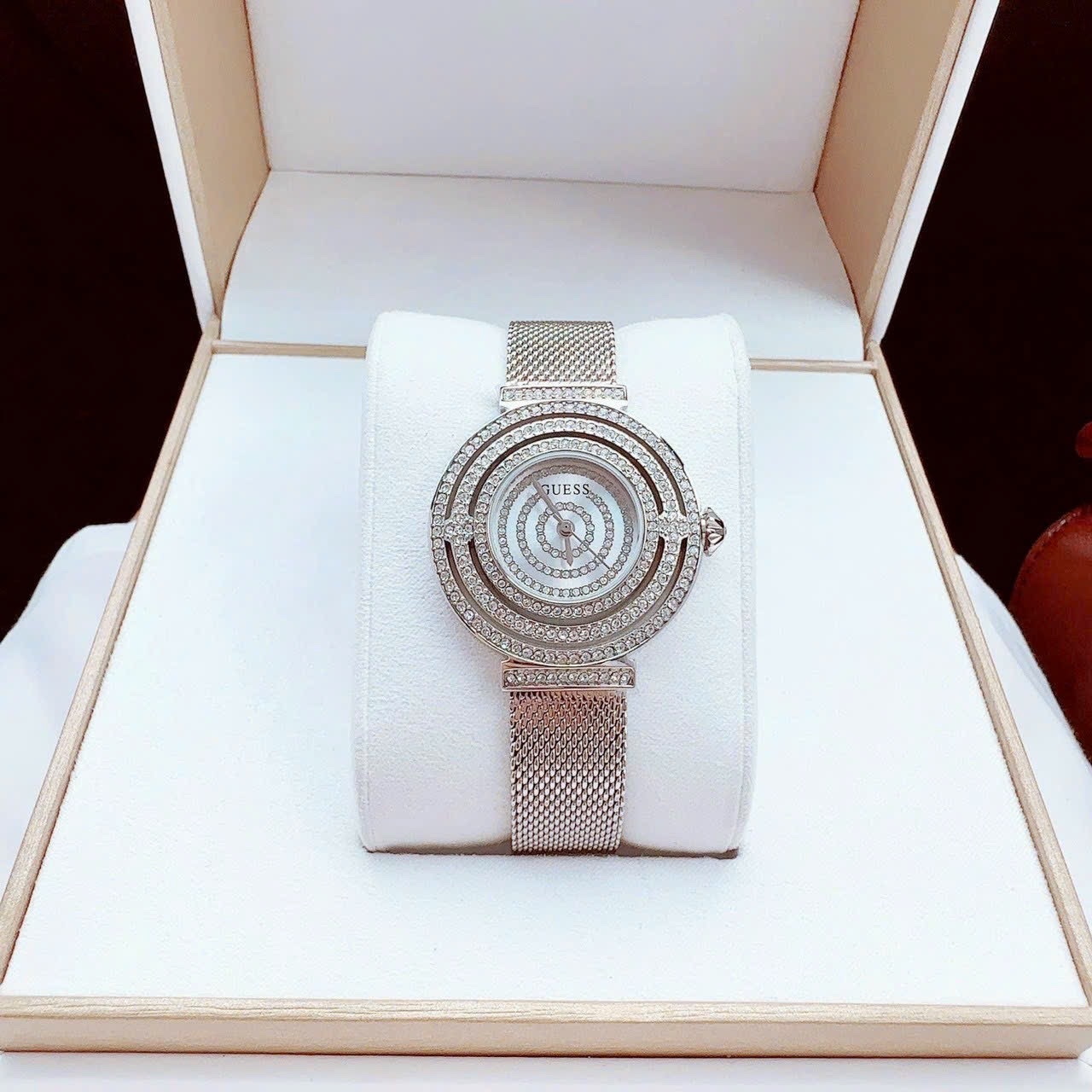 Đồng Hồ Guess Daydream |Nữ Giới |Đính Đá |Dây Lưới Trắng Silver |Máy Pin (Quartz) |Size 36mm |donghogiatot.vn