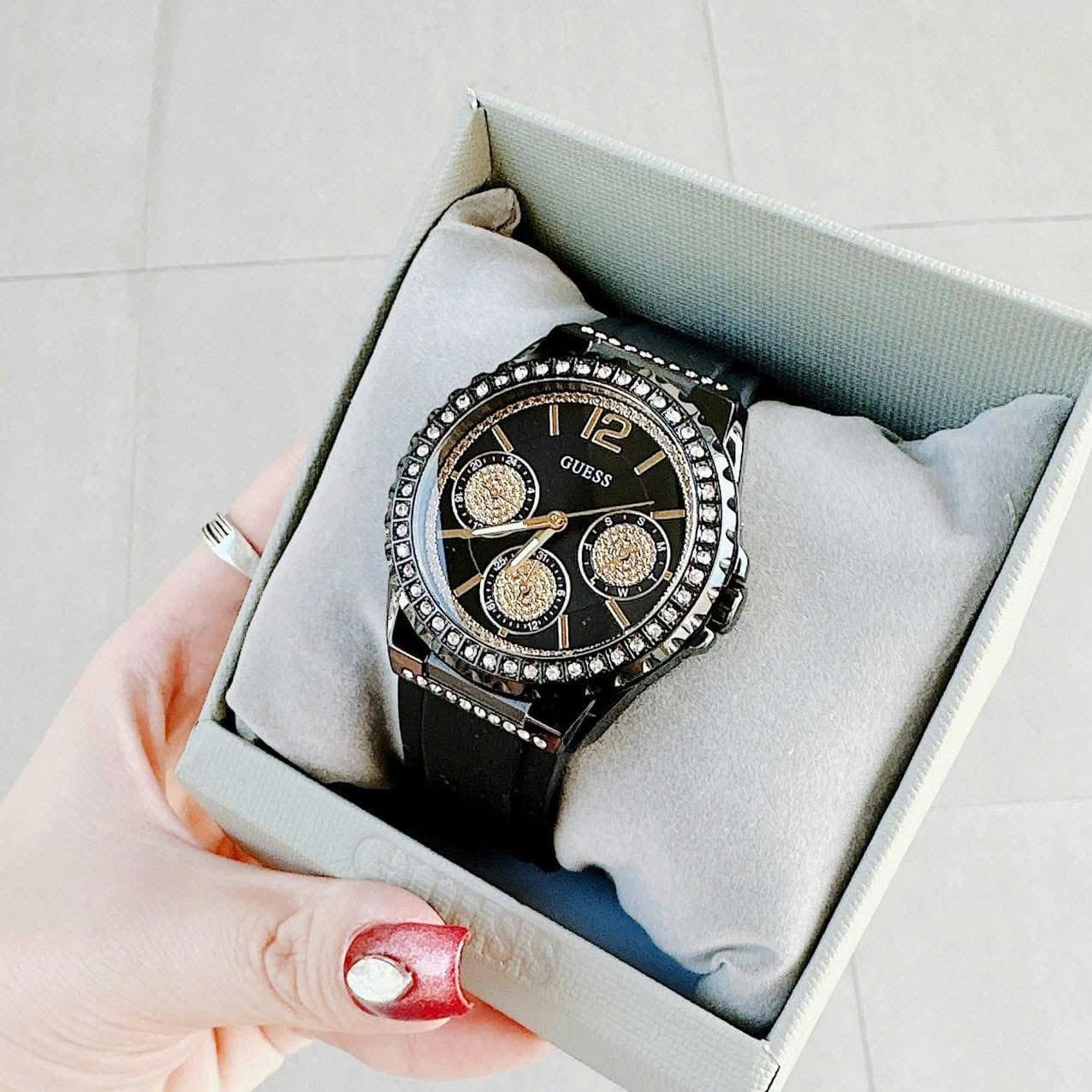 Đồng Hồ Guess Empire |Cặp Đôi |Mặt Tròn Đen |Đính Đá |Dây Cao Su |Size 46x38mm |donghogiatot.vn