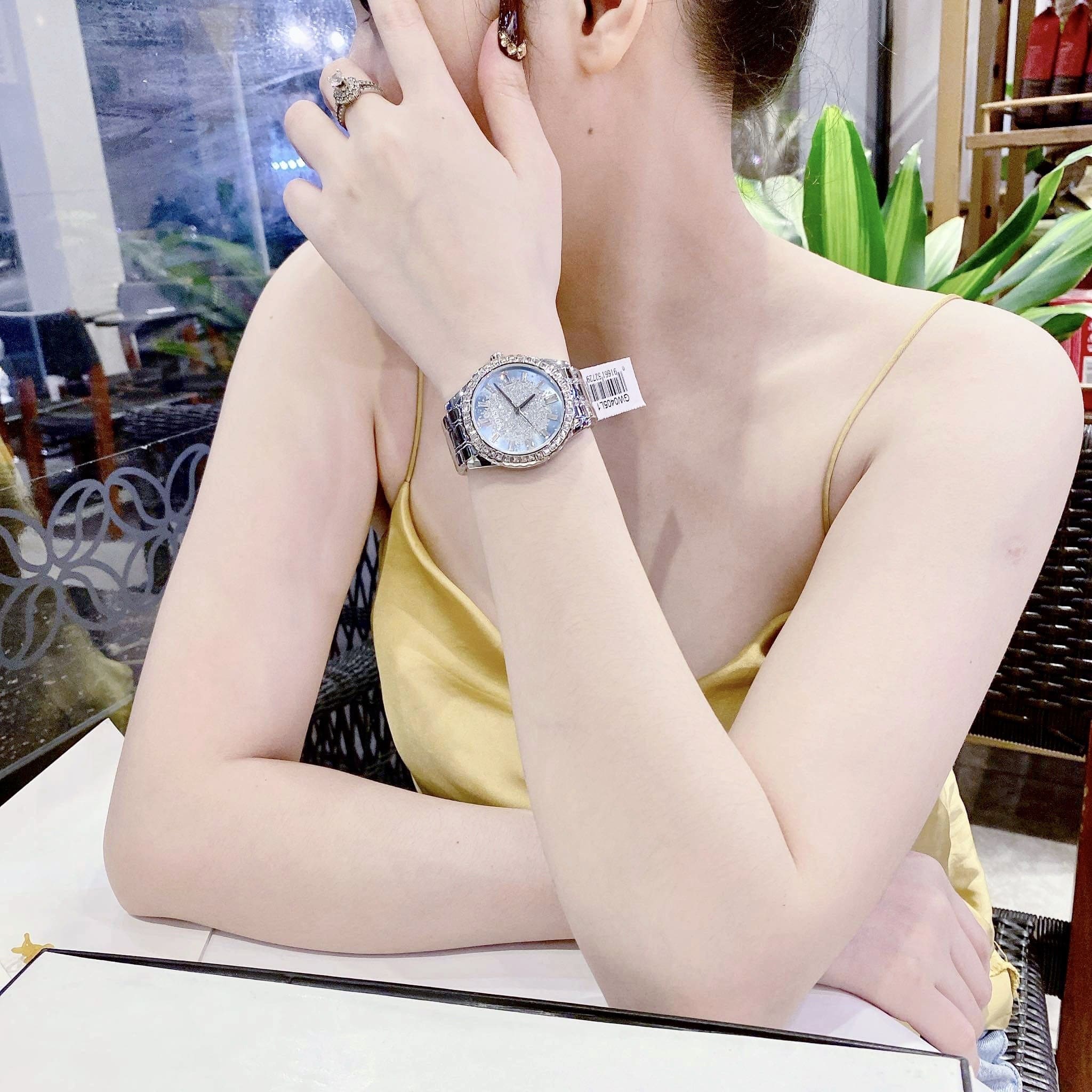 Đồng Hồ Guess Glitter |Nữ Giới |Mặt Xanh |Dây Kim Loại Trắng Silver |Máy Pin (Quartz) |Size 38mm |donghogiatot.vn